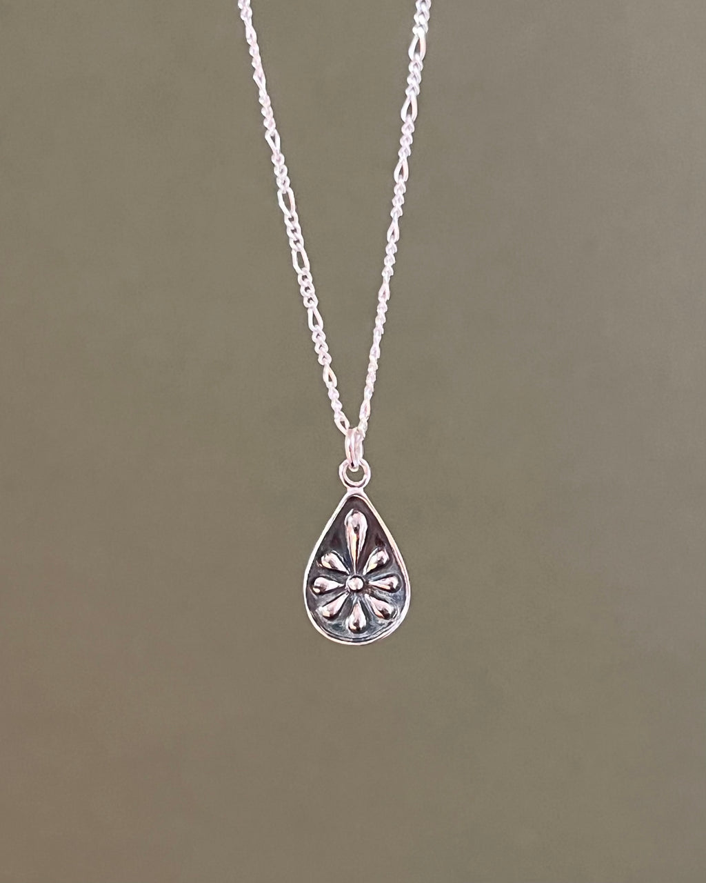 Flower Droplet Necklace