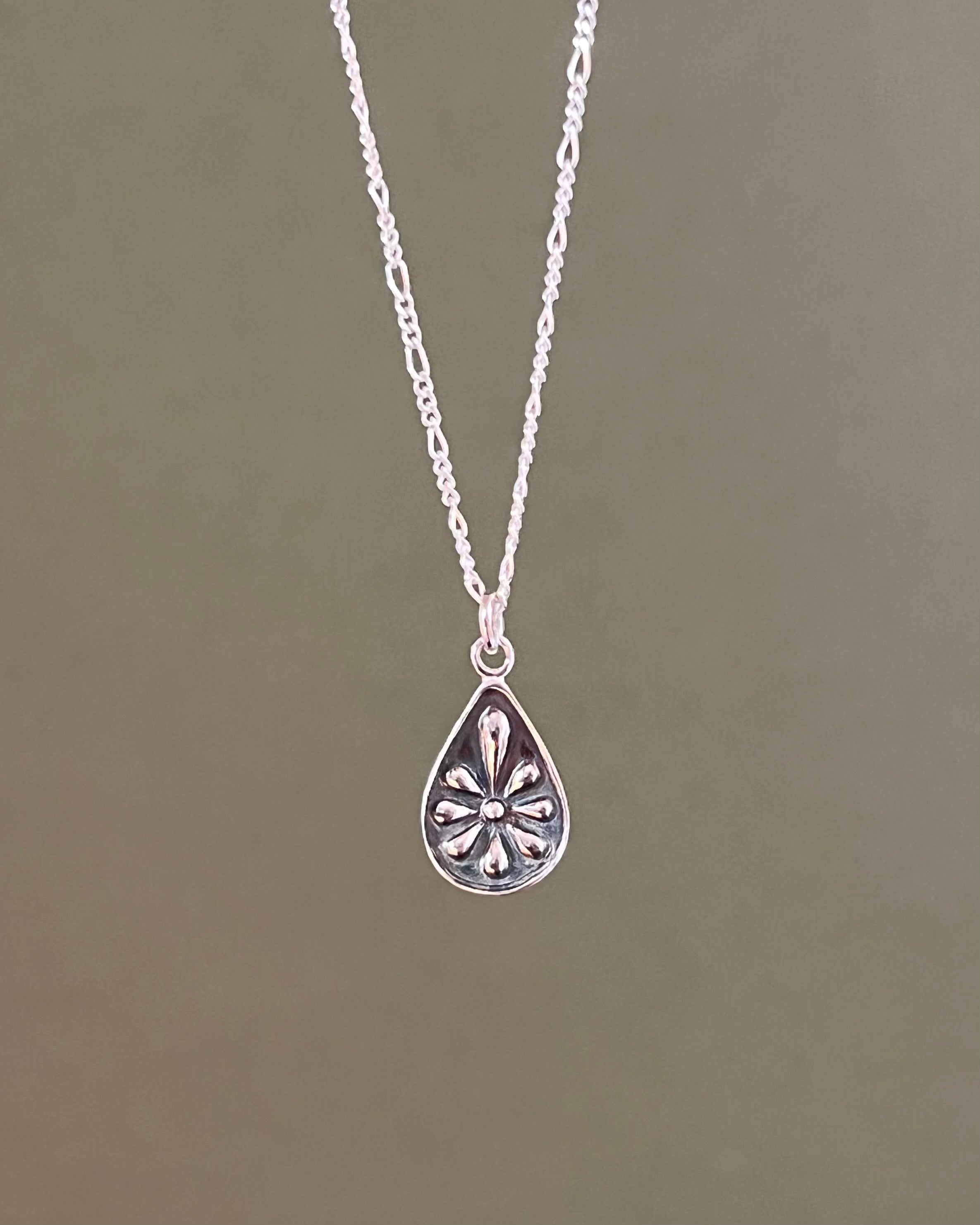Flower Droplet Necklace