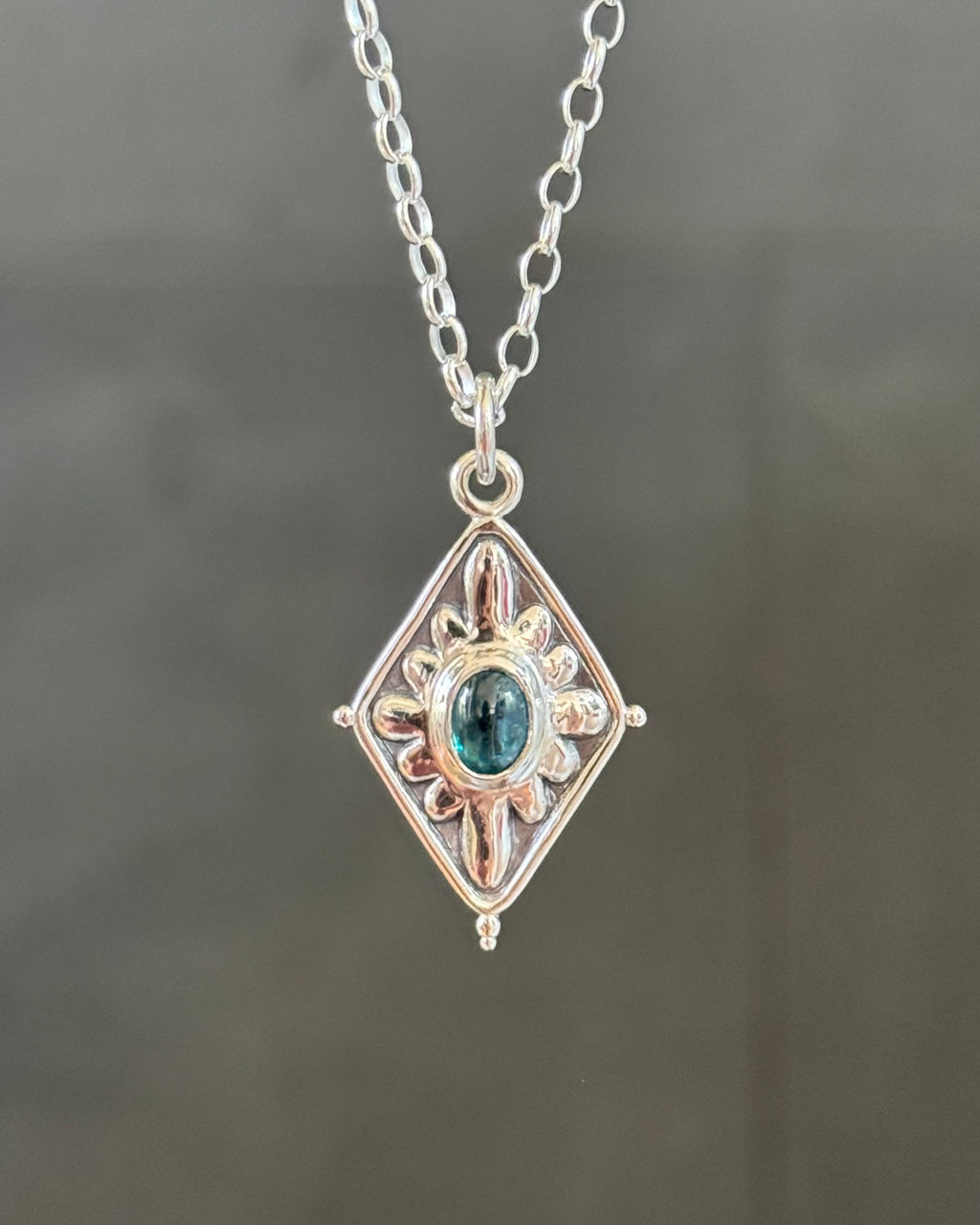 Diamond Flower Necklace Kyanite