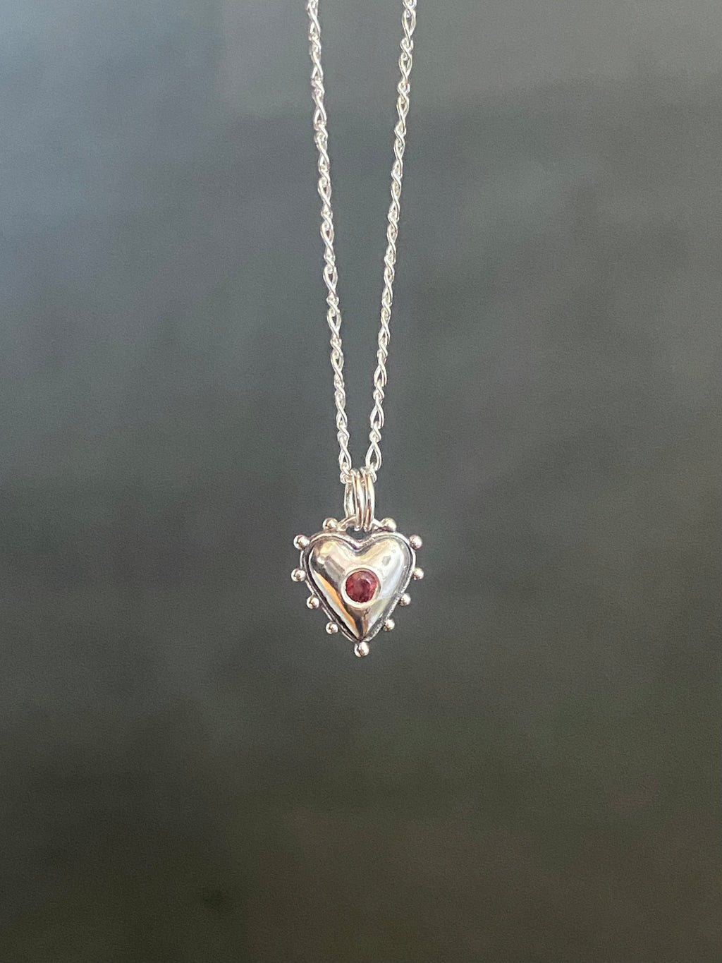'Anya Necklace Flush Set Garnet