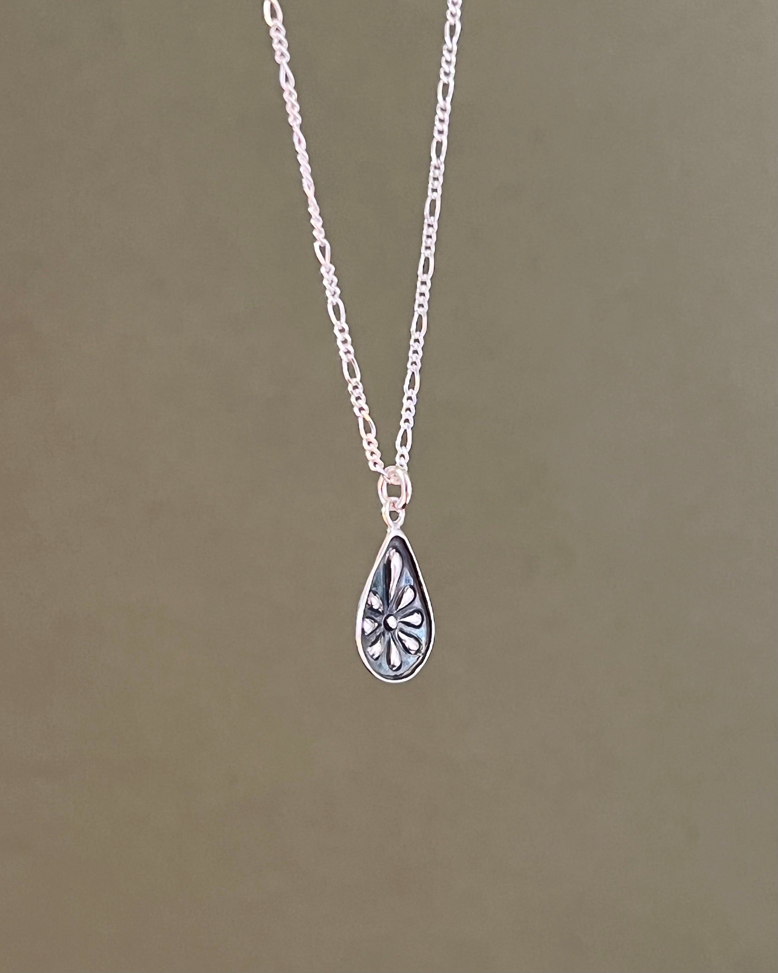 Flower Droplet Necklace