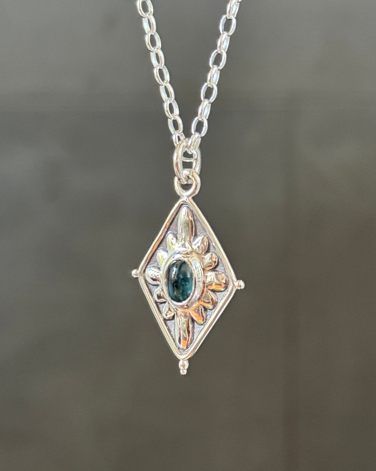 Diamond Flower Necklace Kyanite
