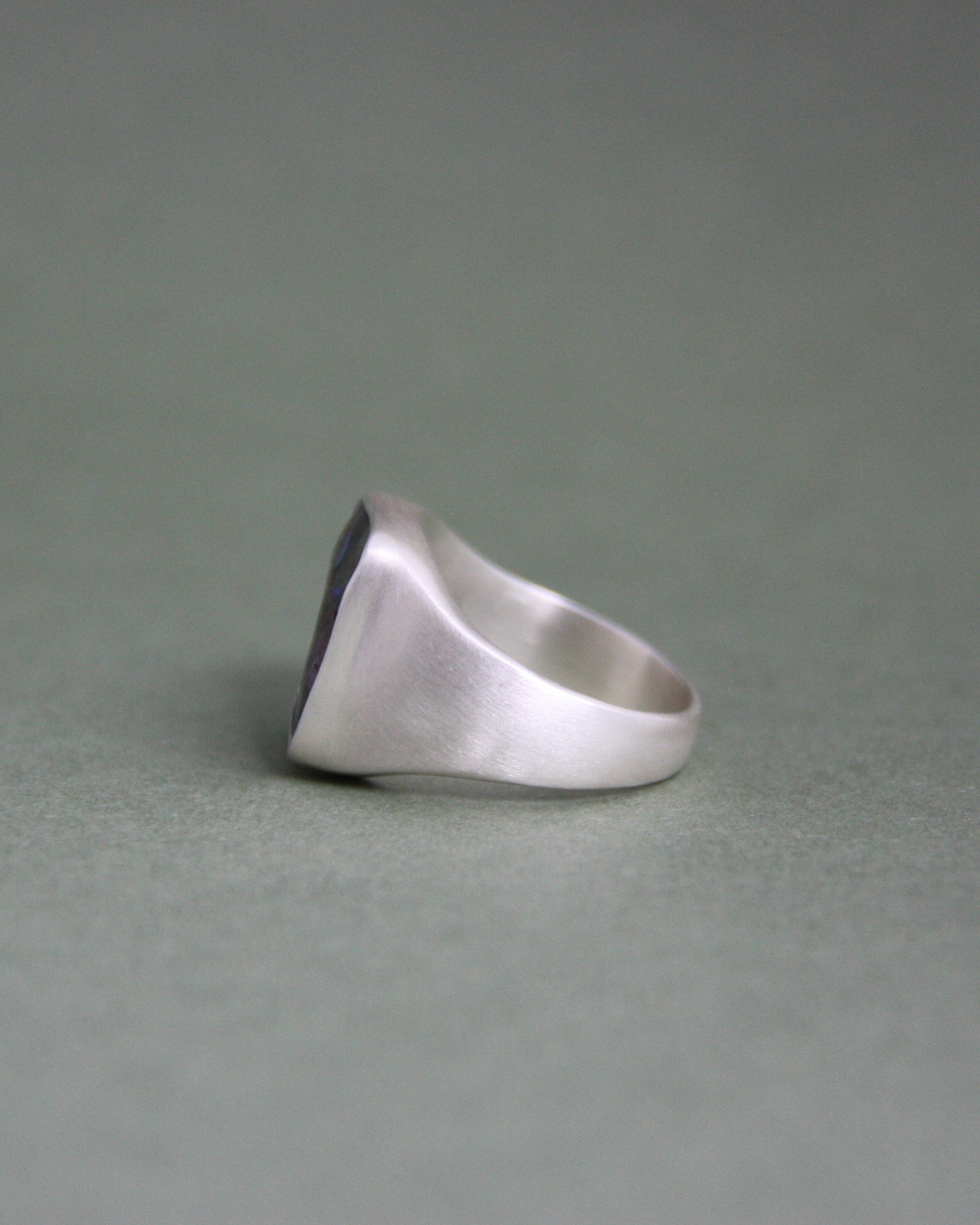 Boulder Opal Signet Satin Finish Q 1/2