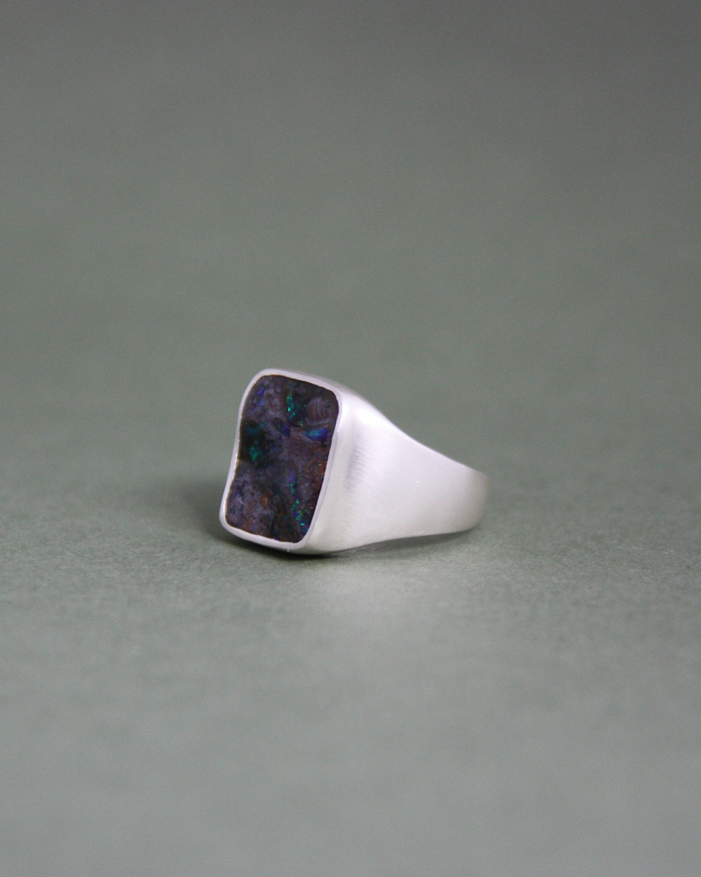 Boulder Opal Signet Satin Finish Q 1/2