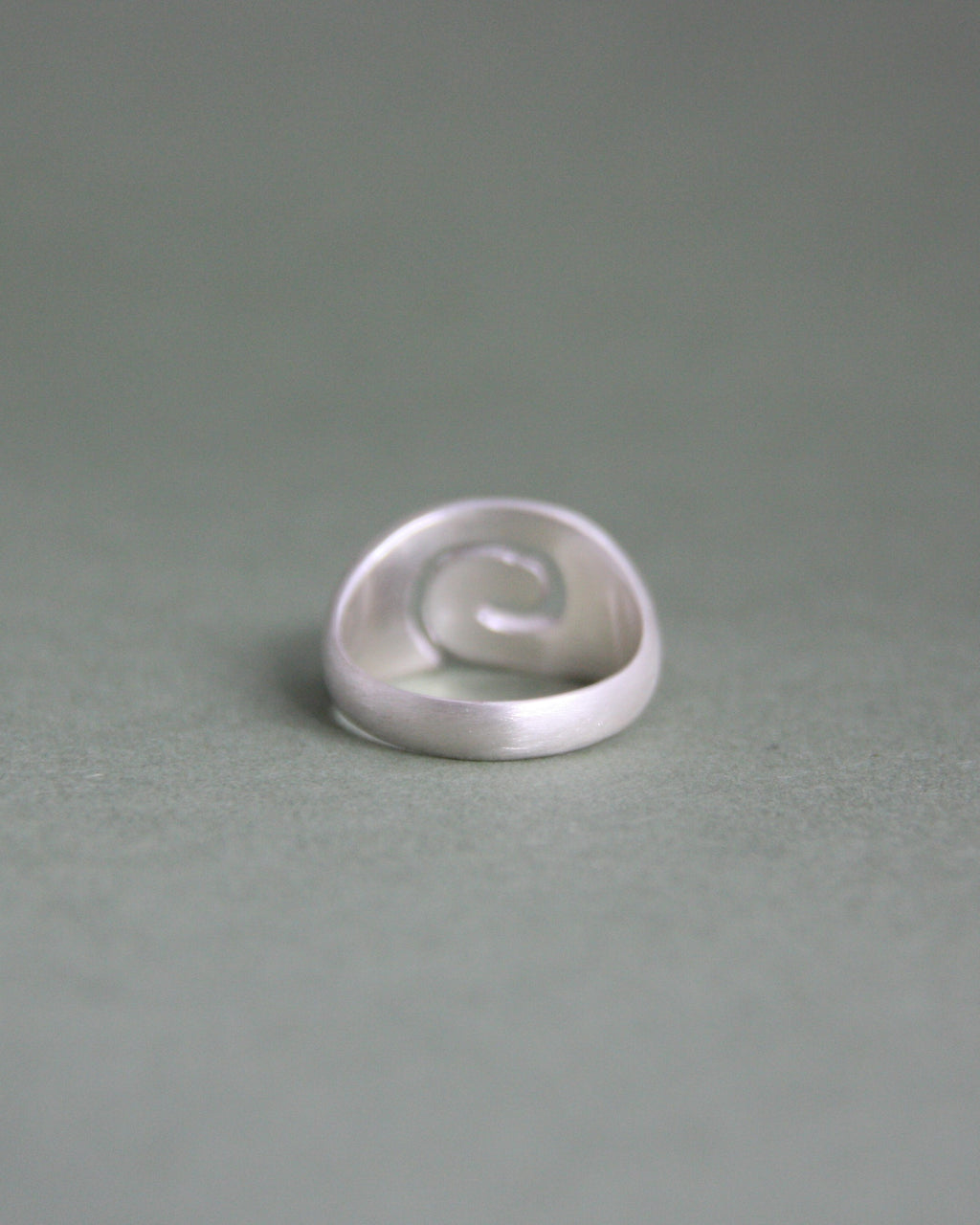 Spiral Signet Satin Finish L