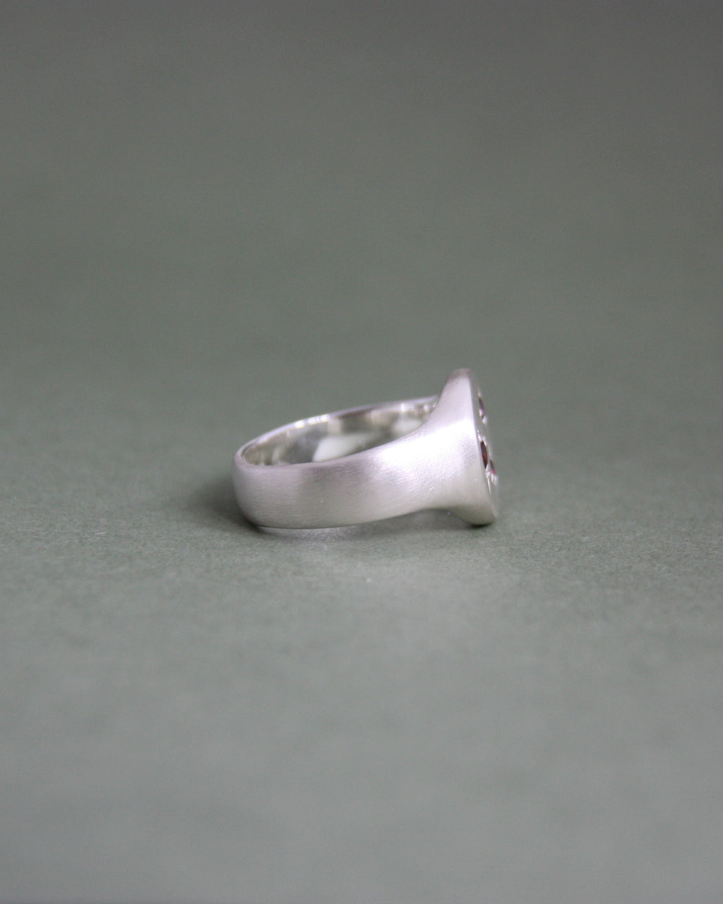 Trio Garnets Signet 11 1/4