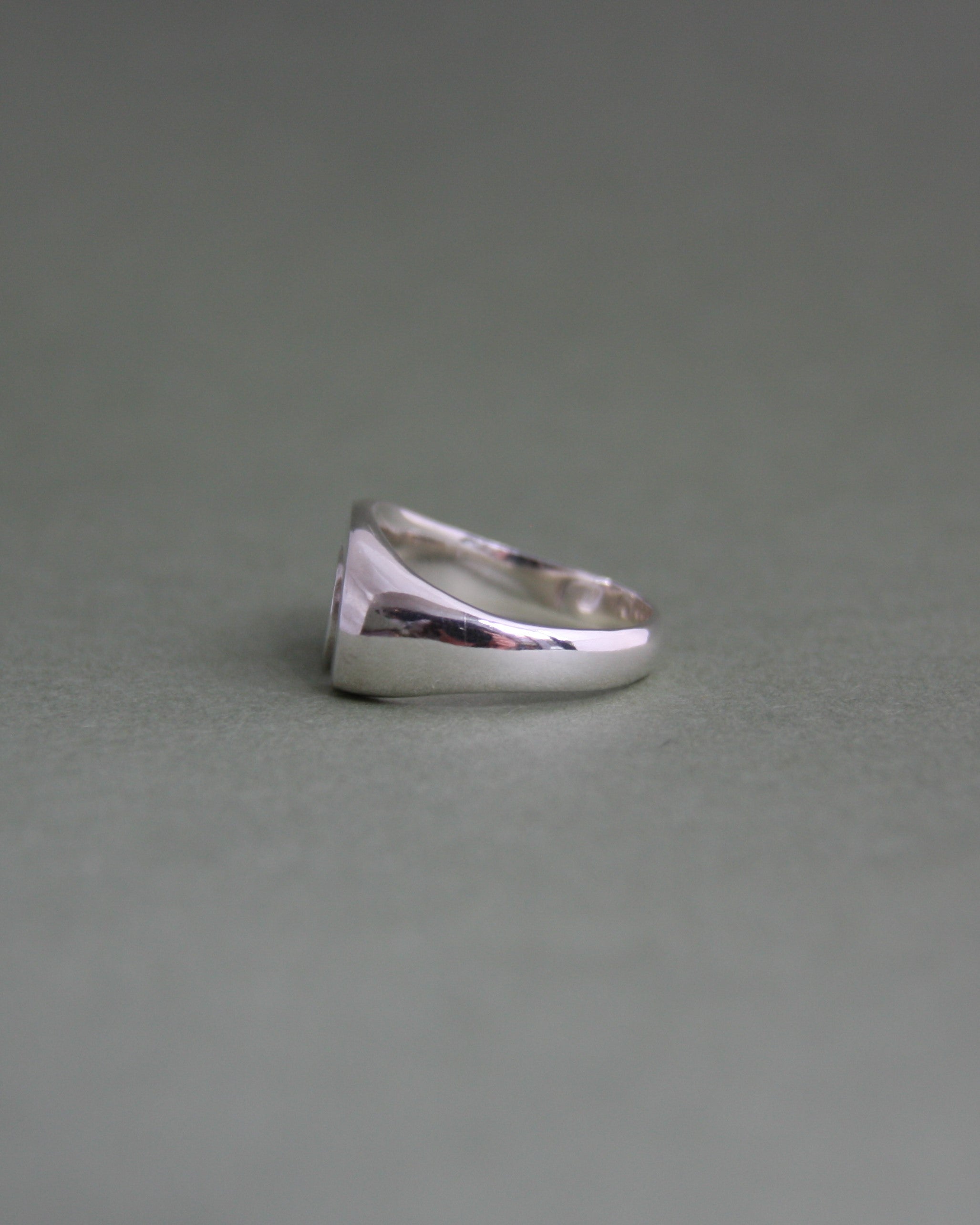 Spiral Signet Q