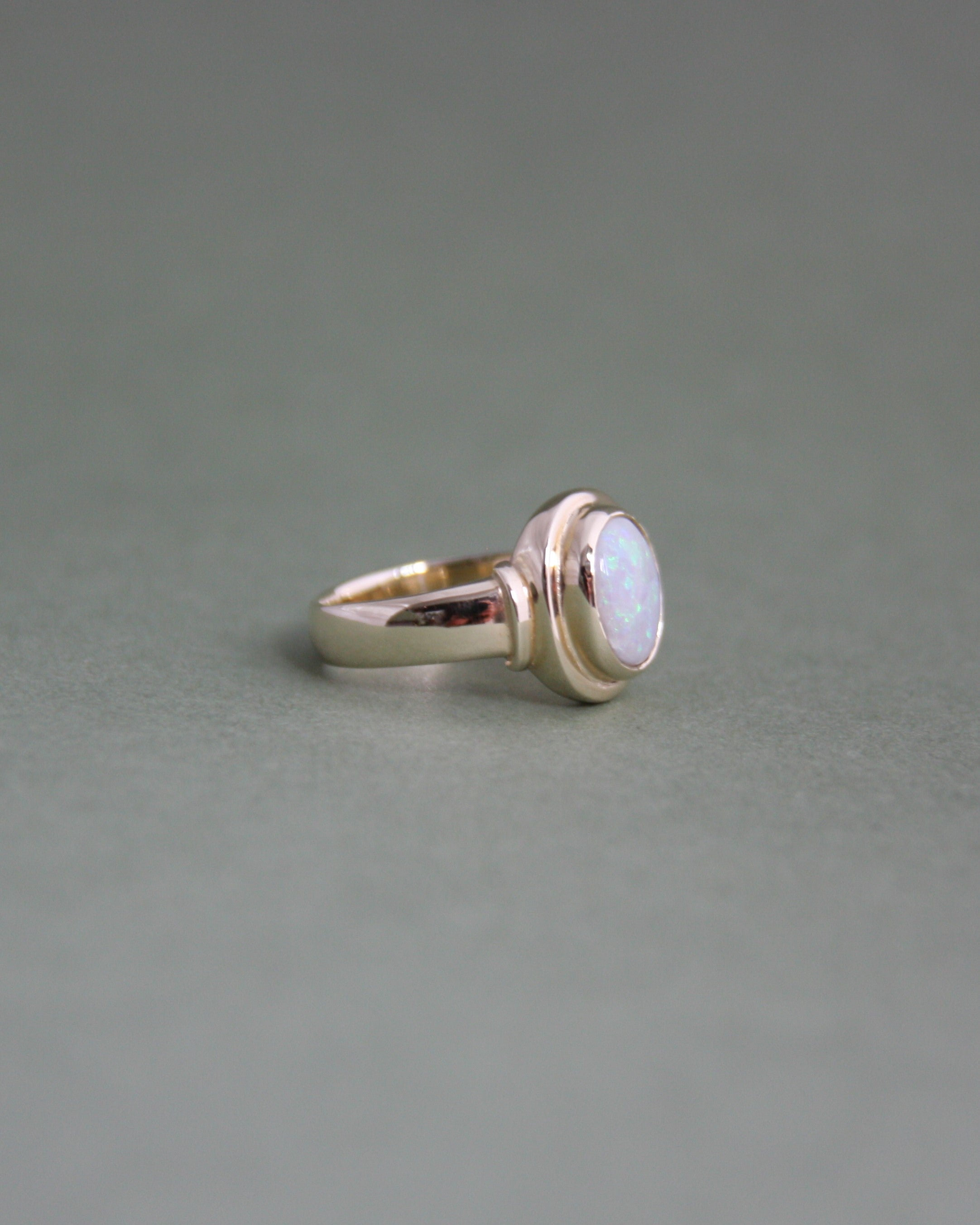 Junpier Gold & Opal Ring N