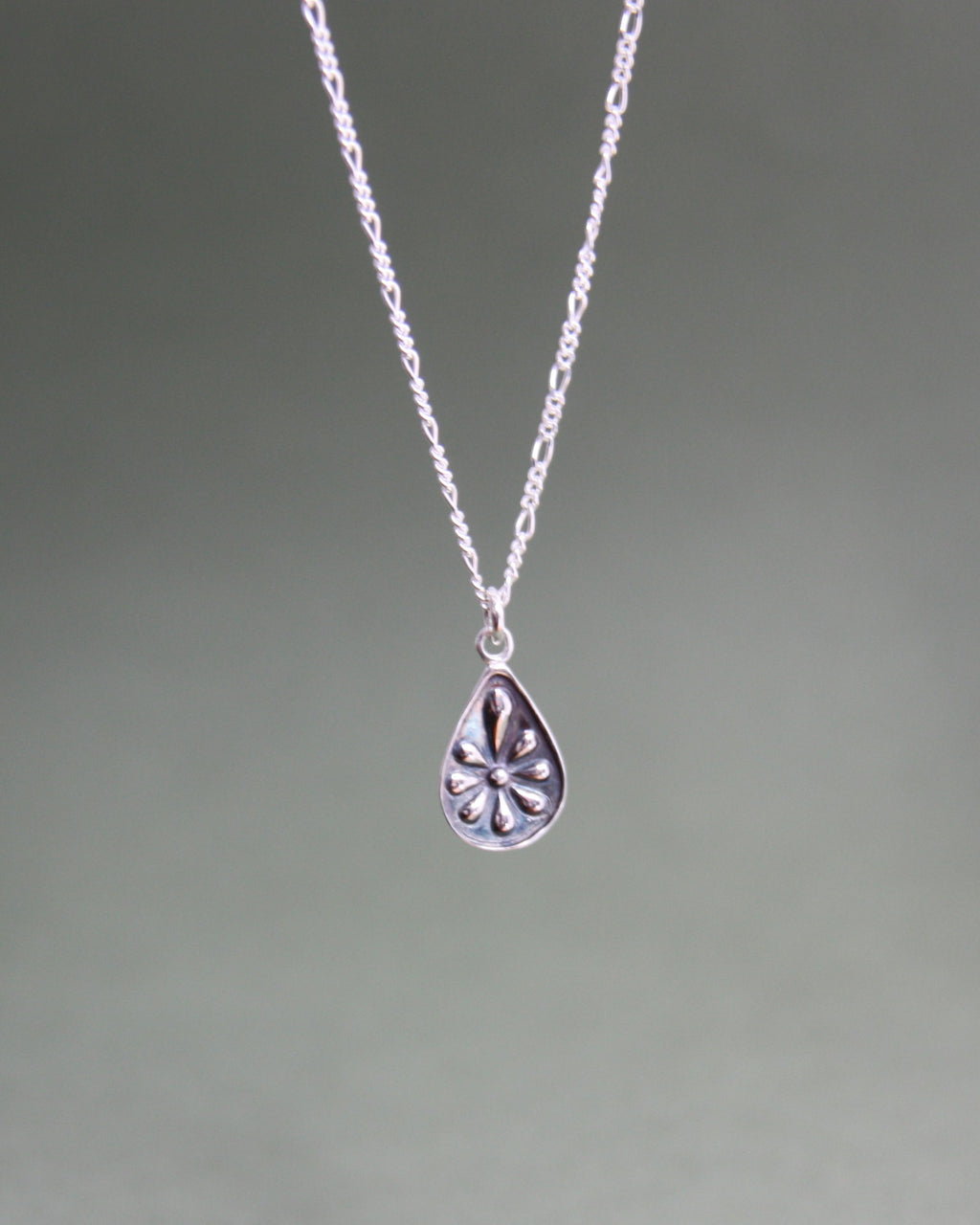 Flower Droplet Necklace
