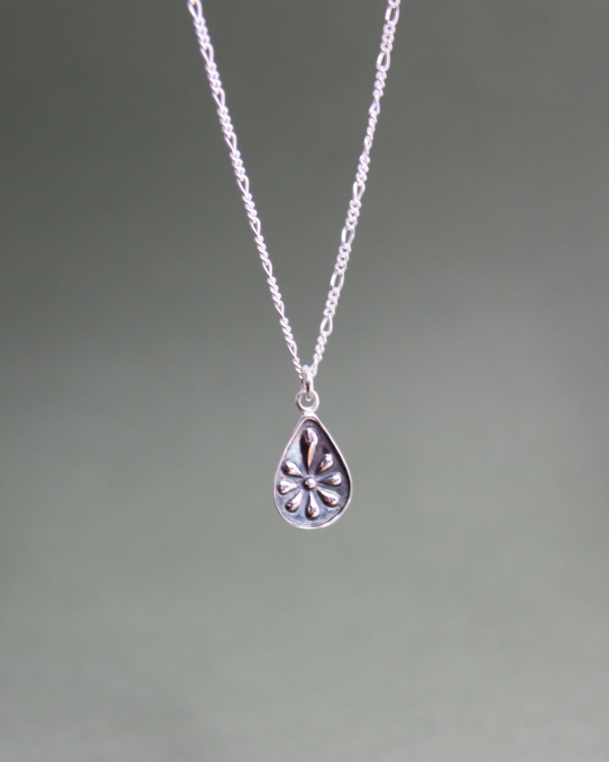 Flower Droplet Necklace
