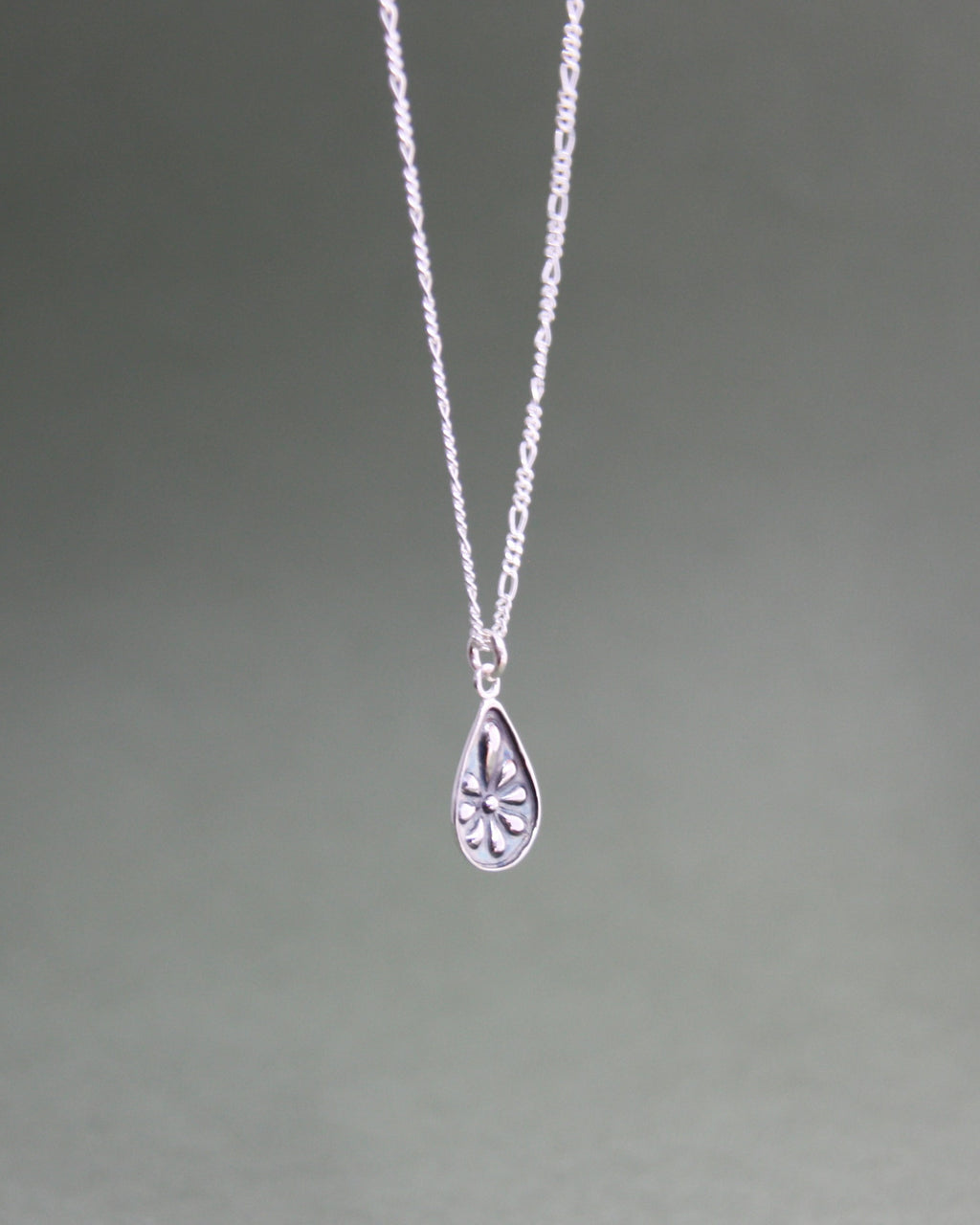 Flower Droplet Necklace