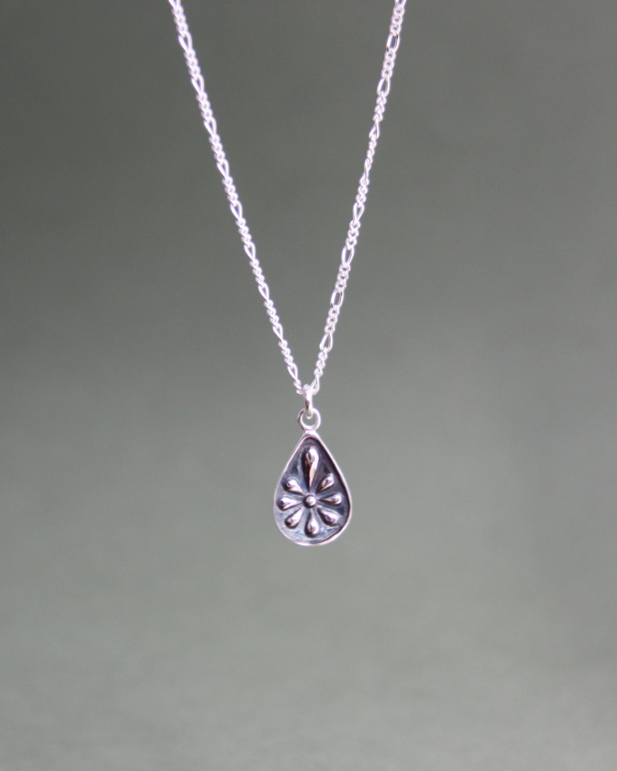 Flower Droplet Necklace