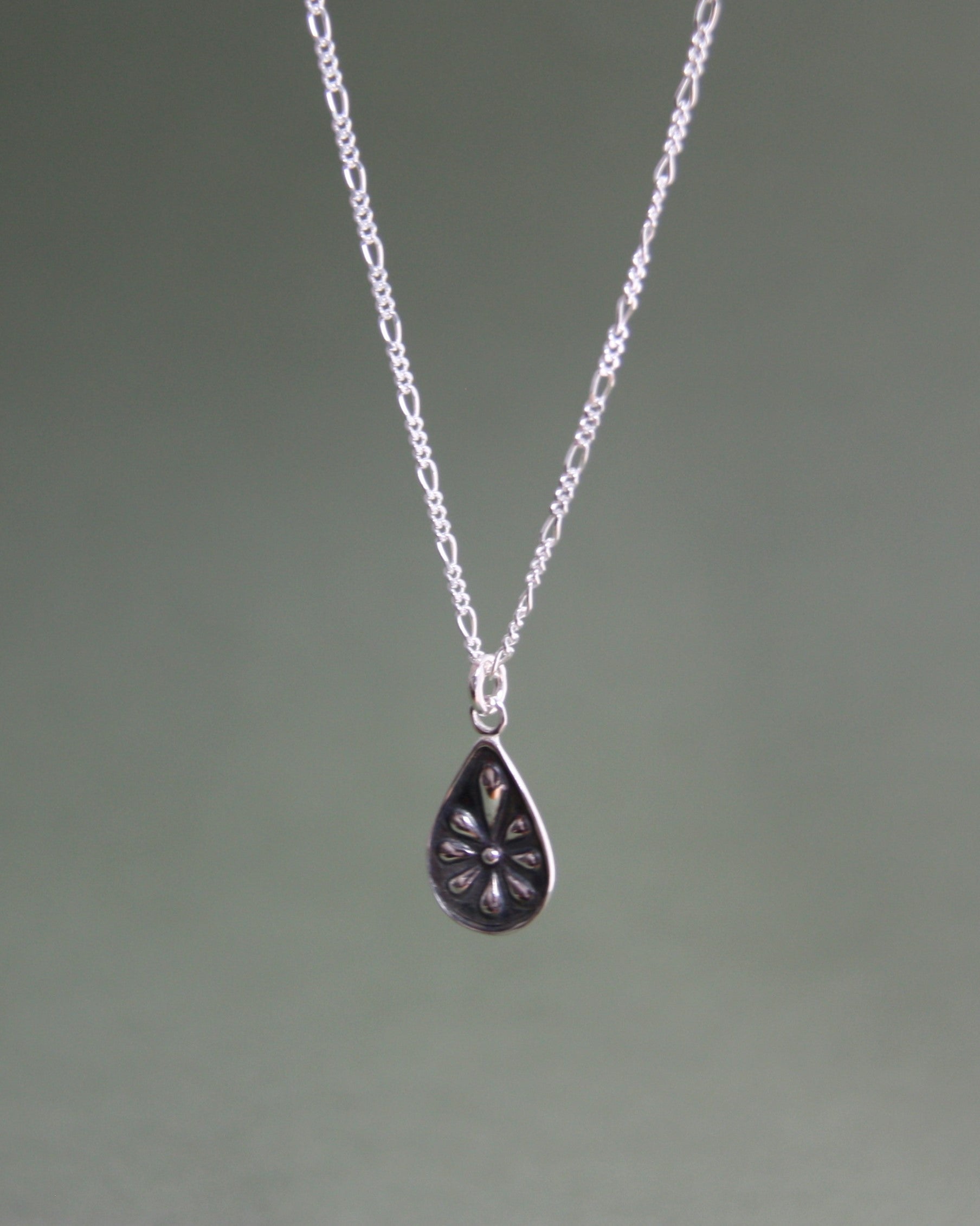 Flower Droplet Necklace