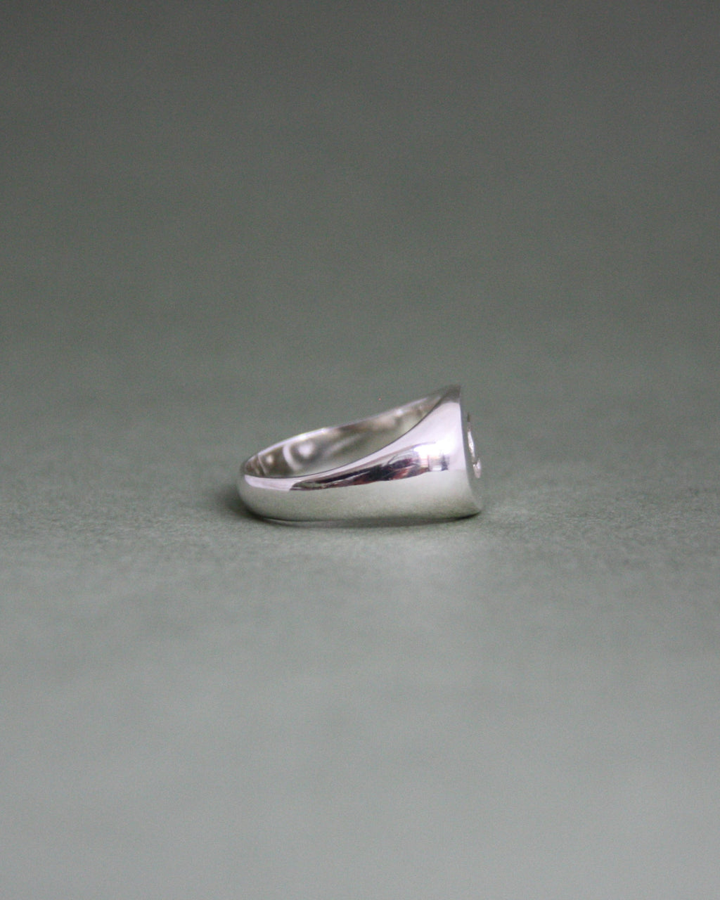 Spiral Signet Q