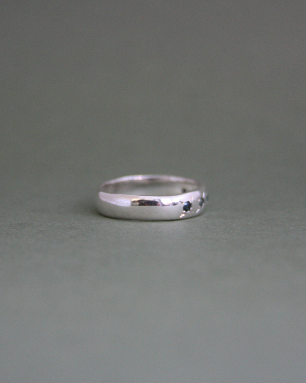 Parti Sapphires Stacker Q