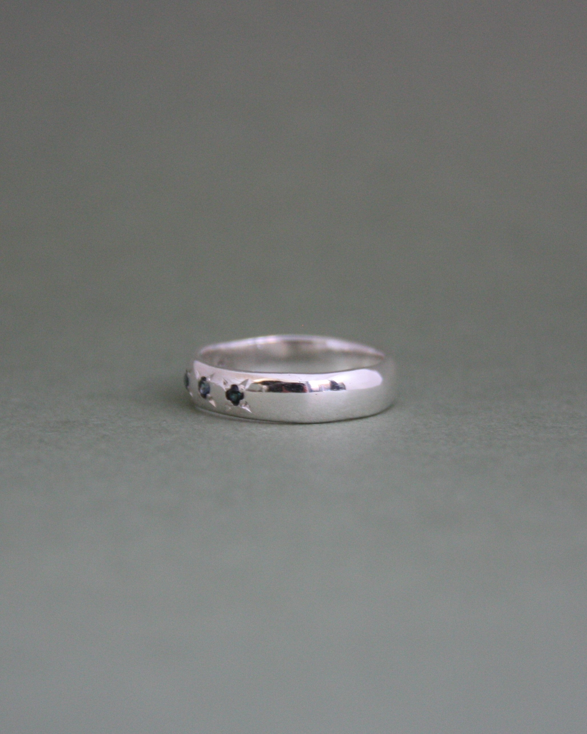 Parti Sapphires Stacker Q