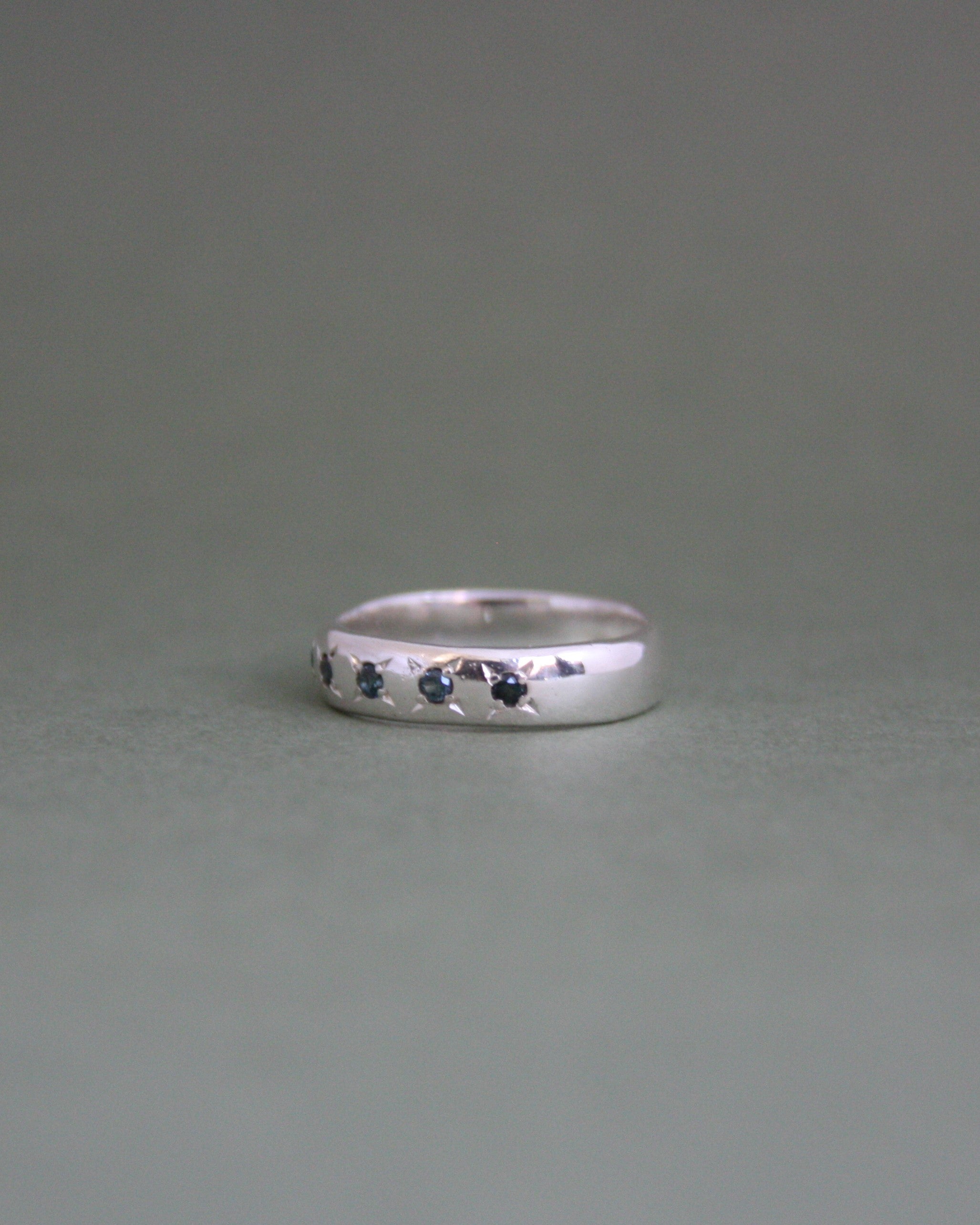 Parti Sapphires Stacker Q