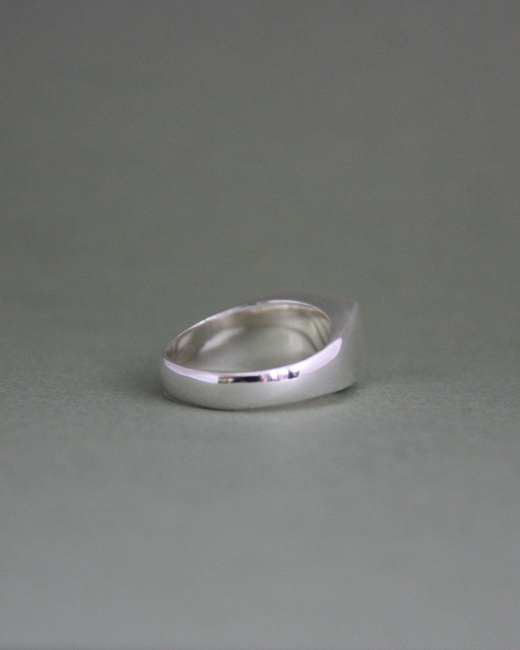 Garnet Signet Q