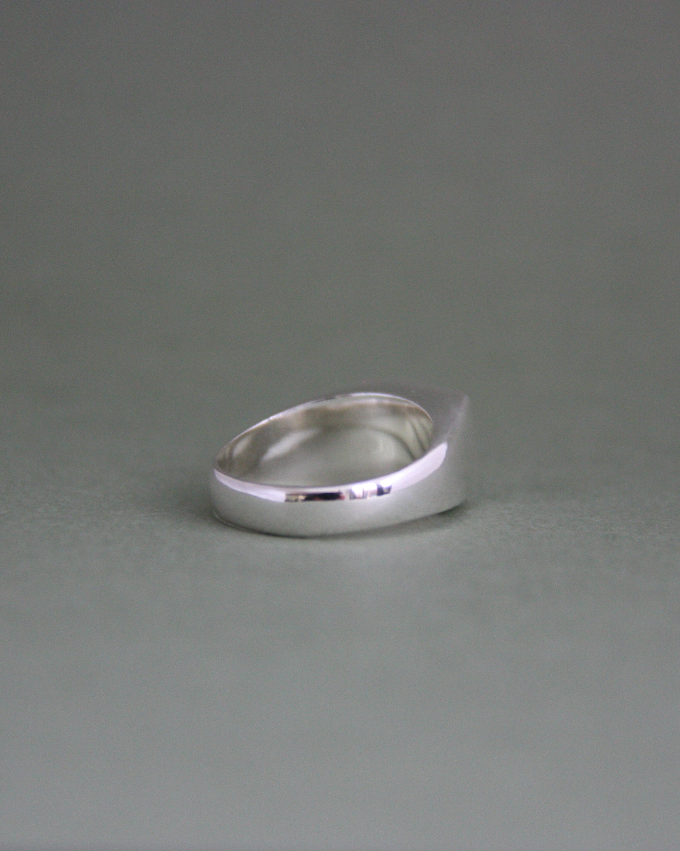 Garnet Signet Q