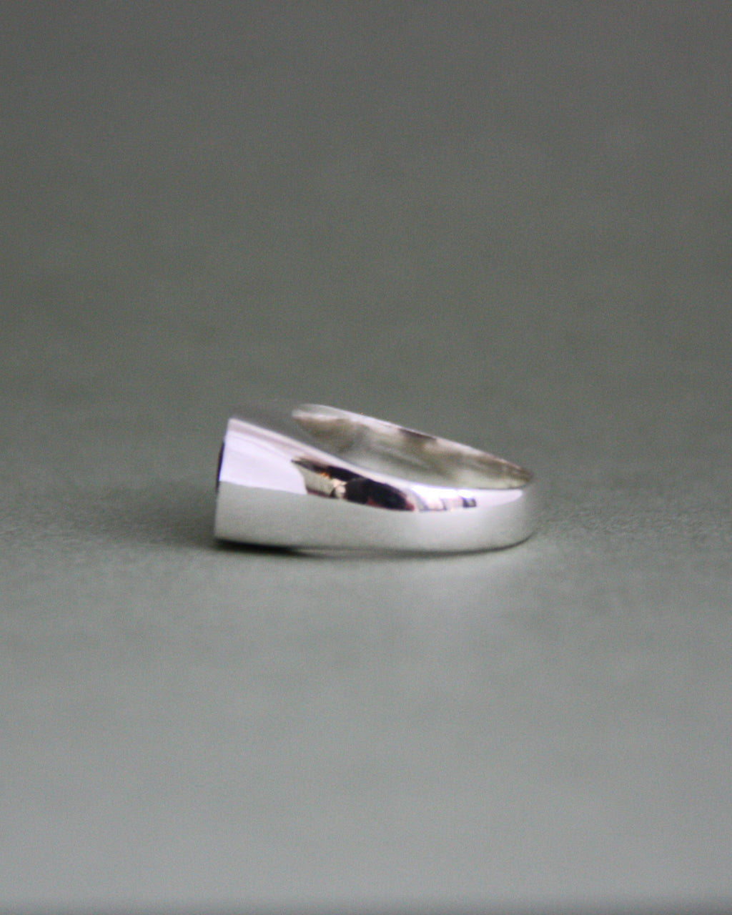 Garnet Signet Q