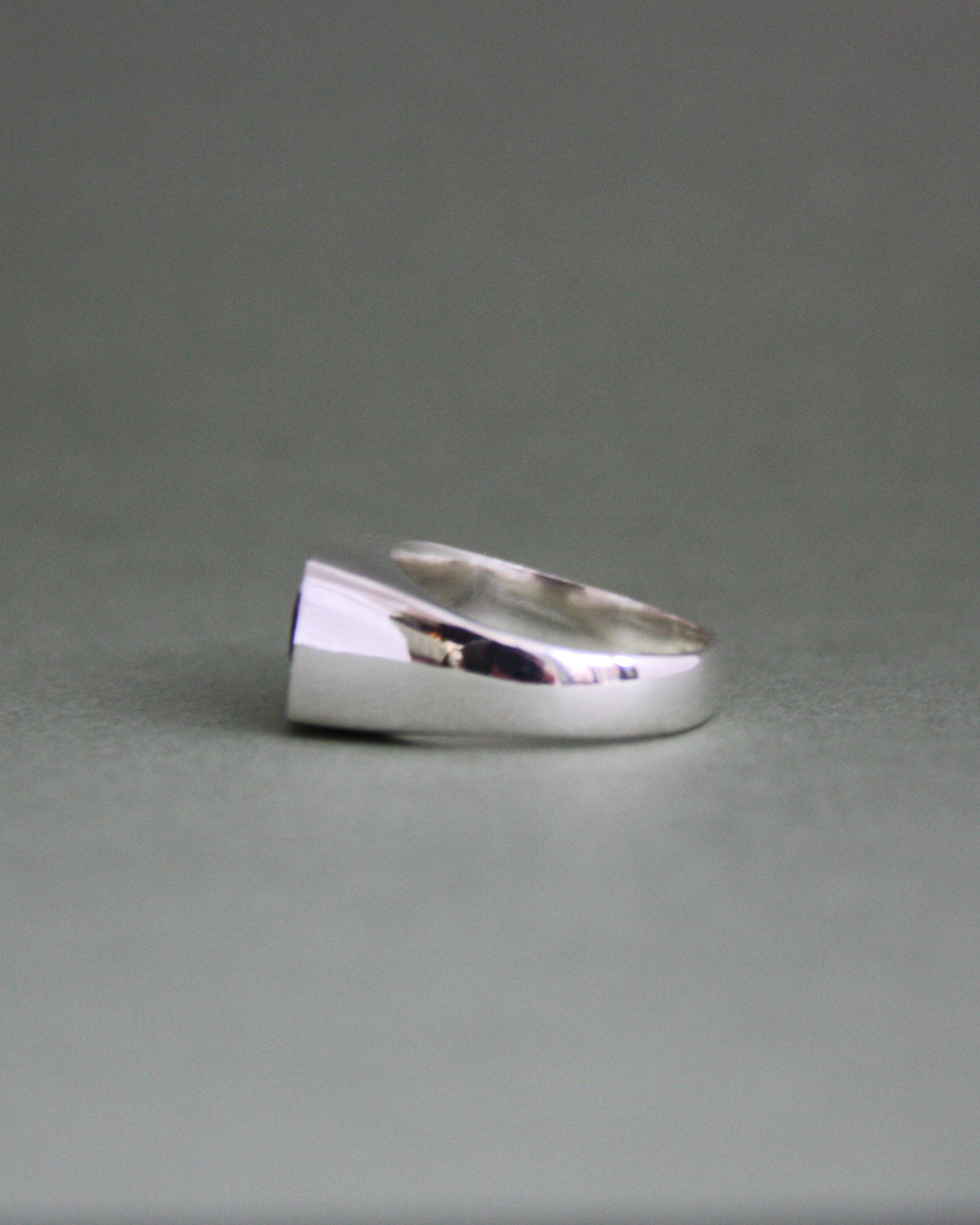 Garnet Signet Q