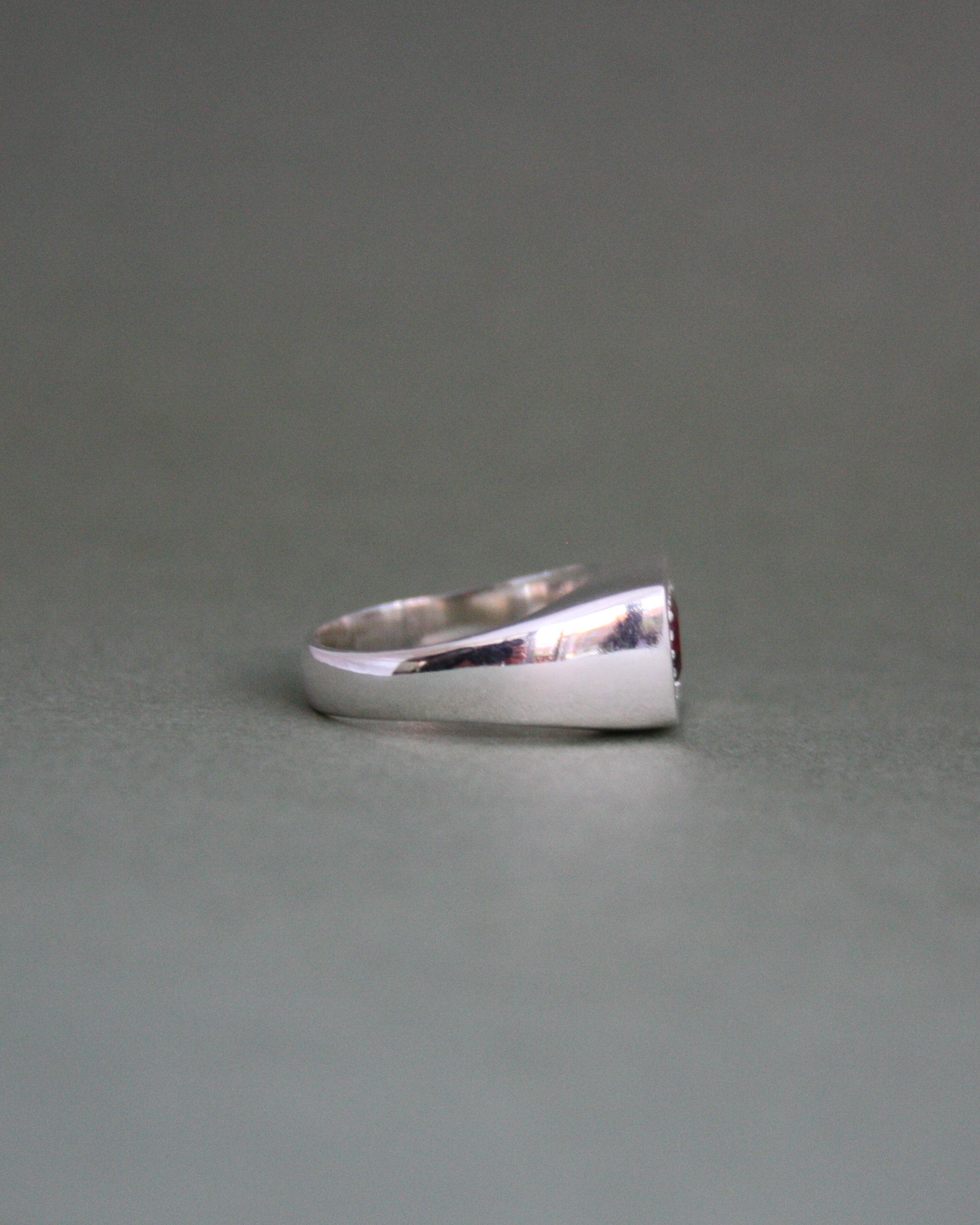 Garnet Signet Q