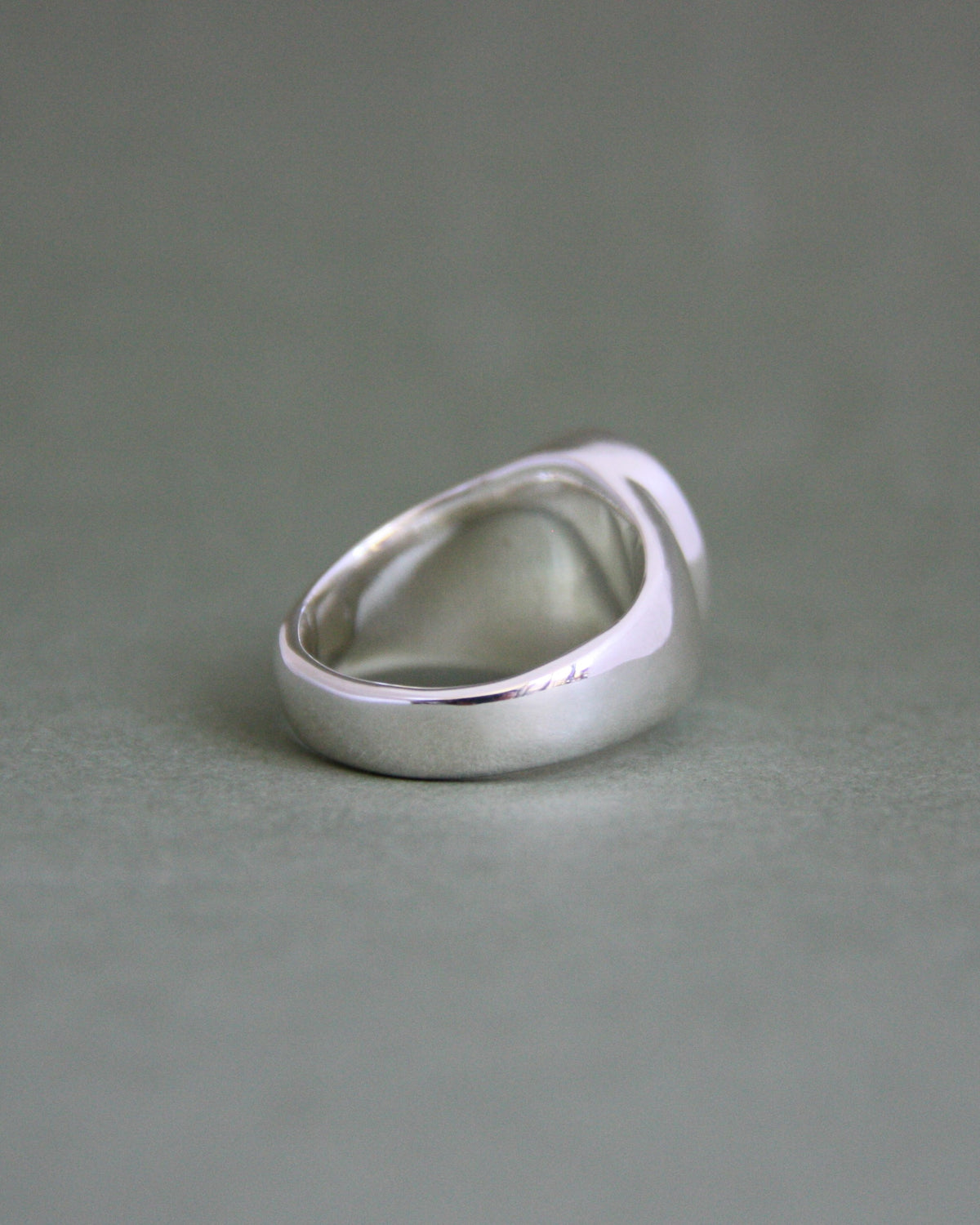 Sundial Ring Q 1/2