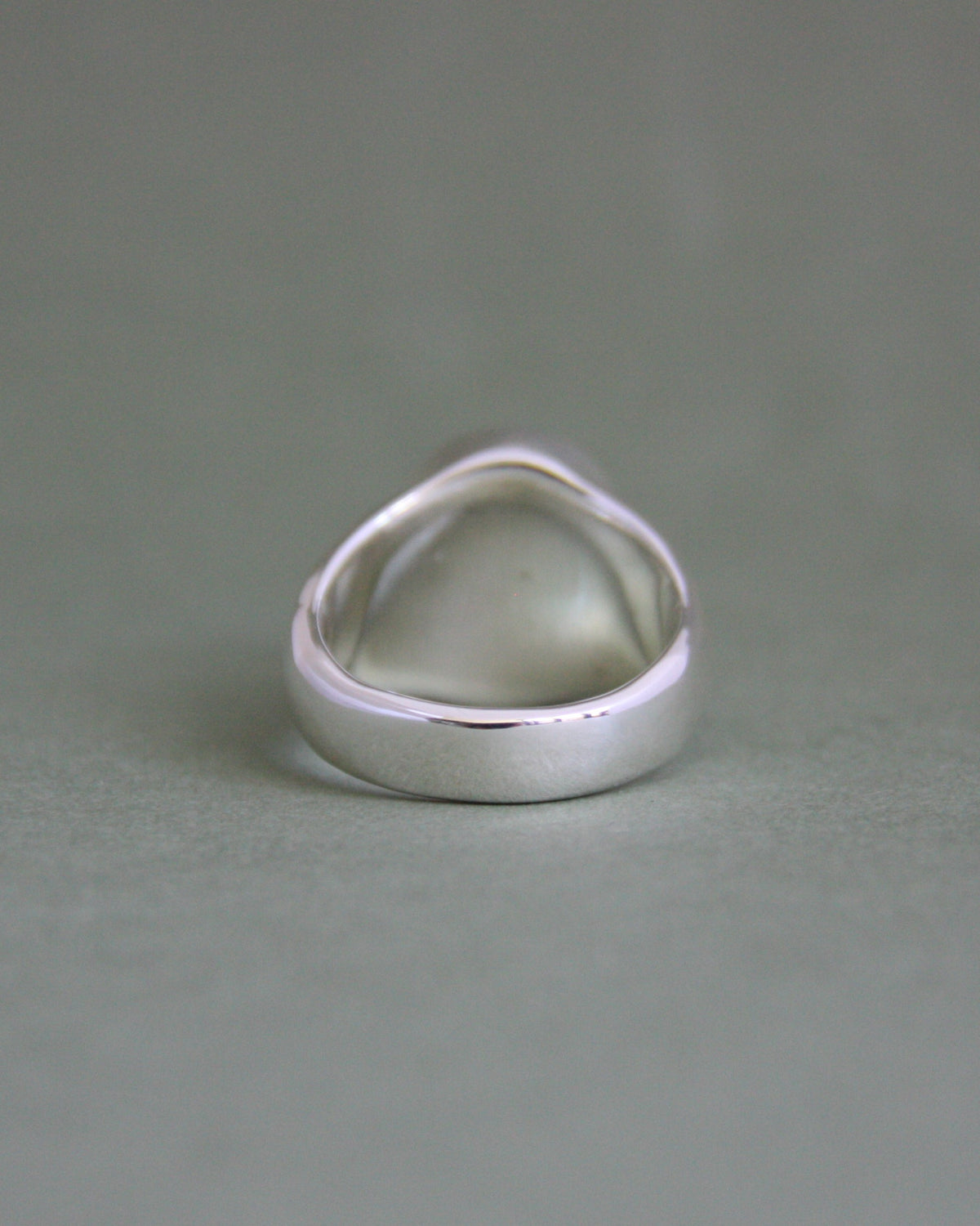 Sundial Ring Q 1/2