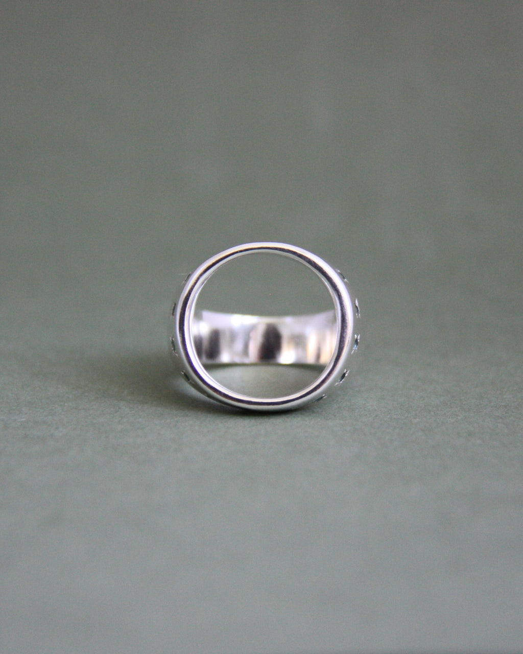 Hollow Ring S 1/2