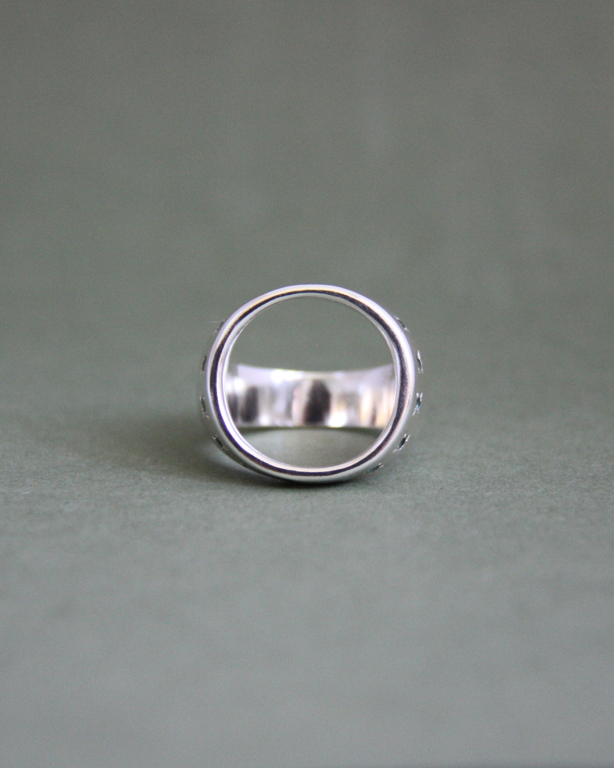 Hollow Ring S 1/2