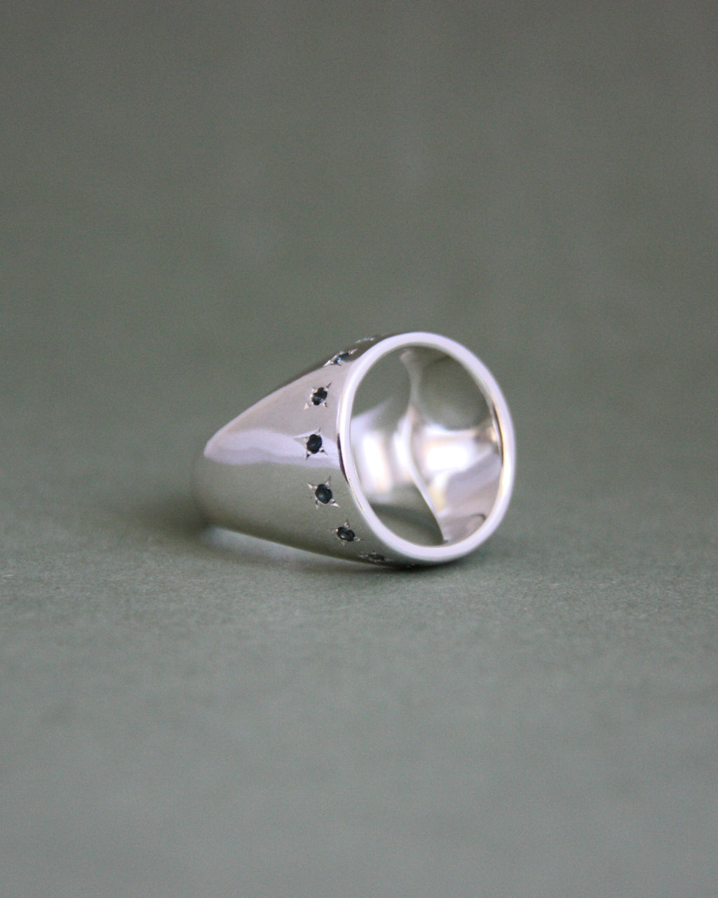 Hollow Ring S 1/2