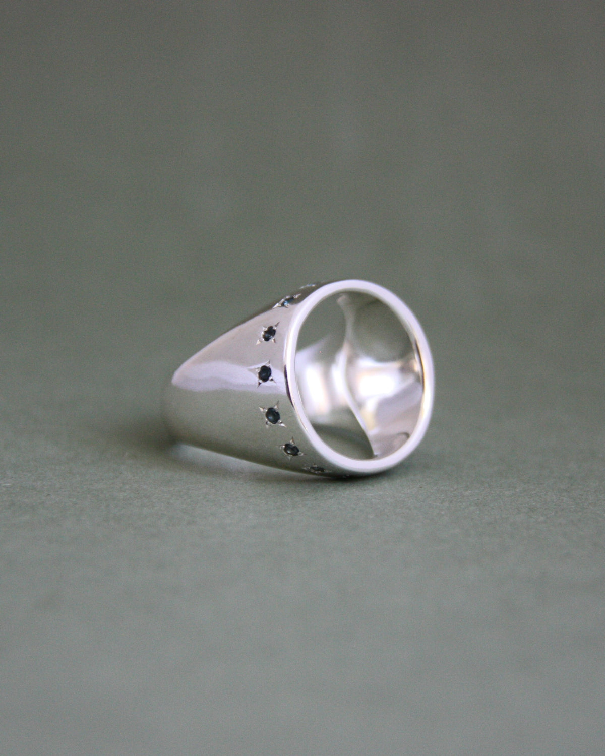 Hollow Ring S 1/2