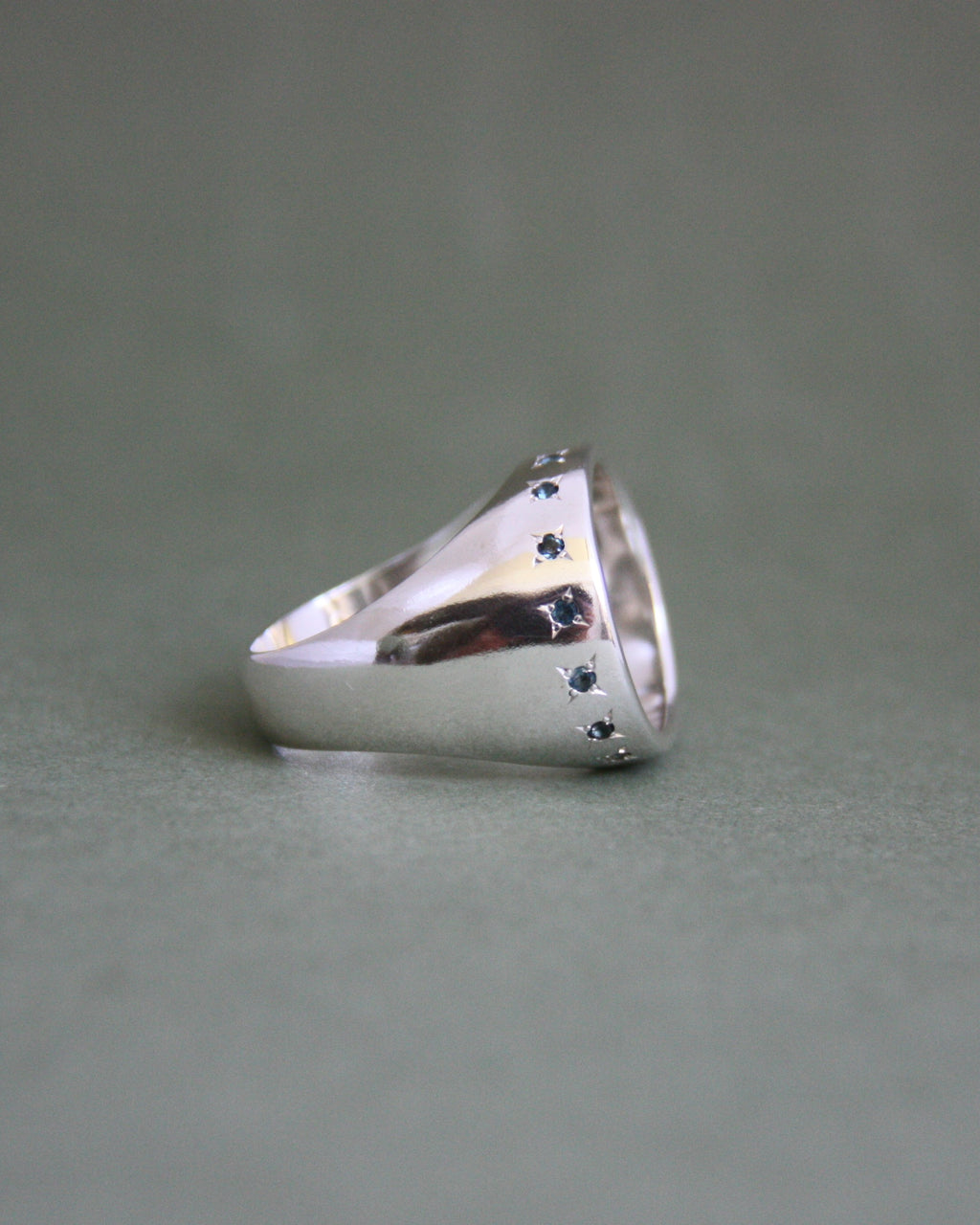 Hollow Ring S 1/2