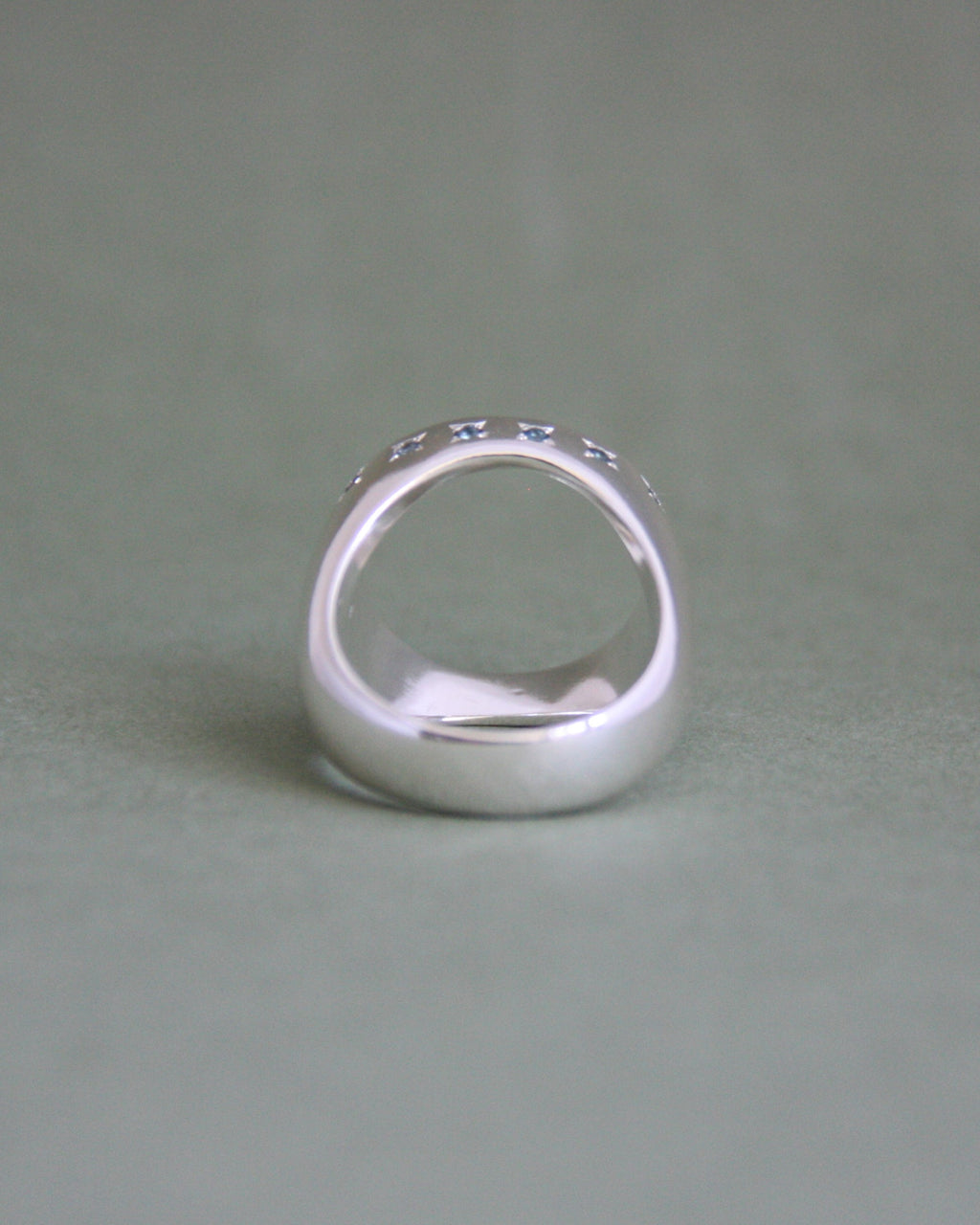 Hollow Ring S 1/2