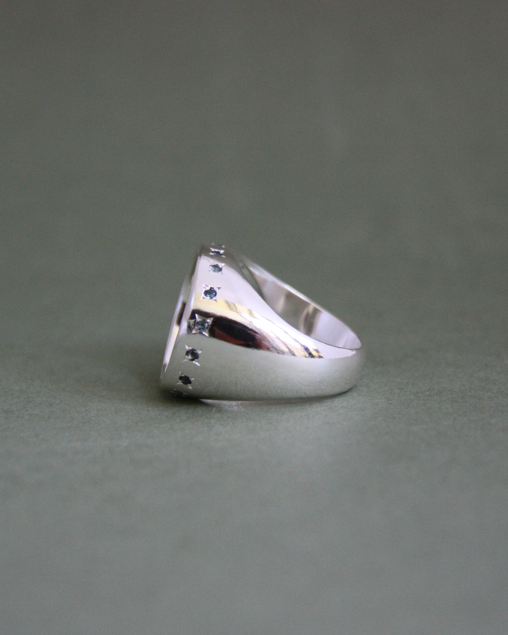 Hollow Ring S 1/2