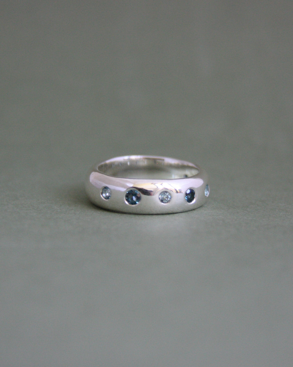 UFO Ring Blue Topaz U