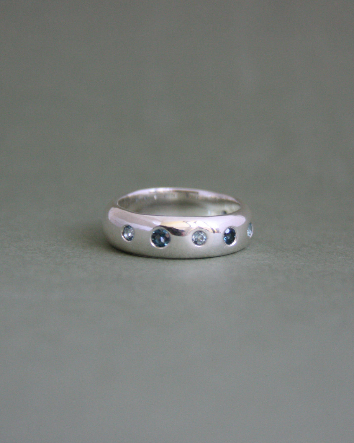 UFO Ring Blue Topaz U