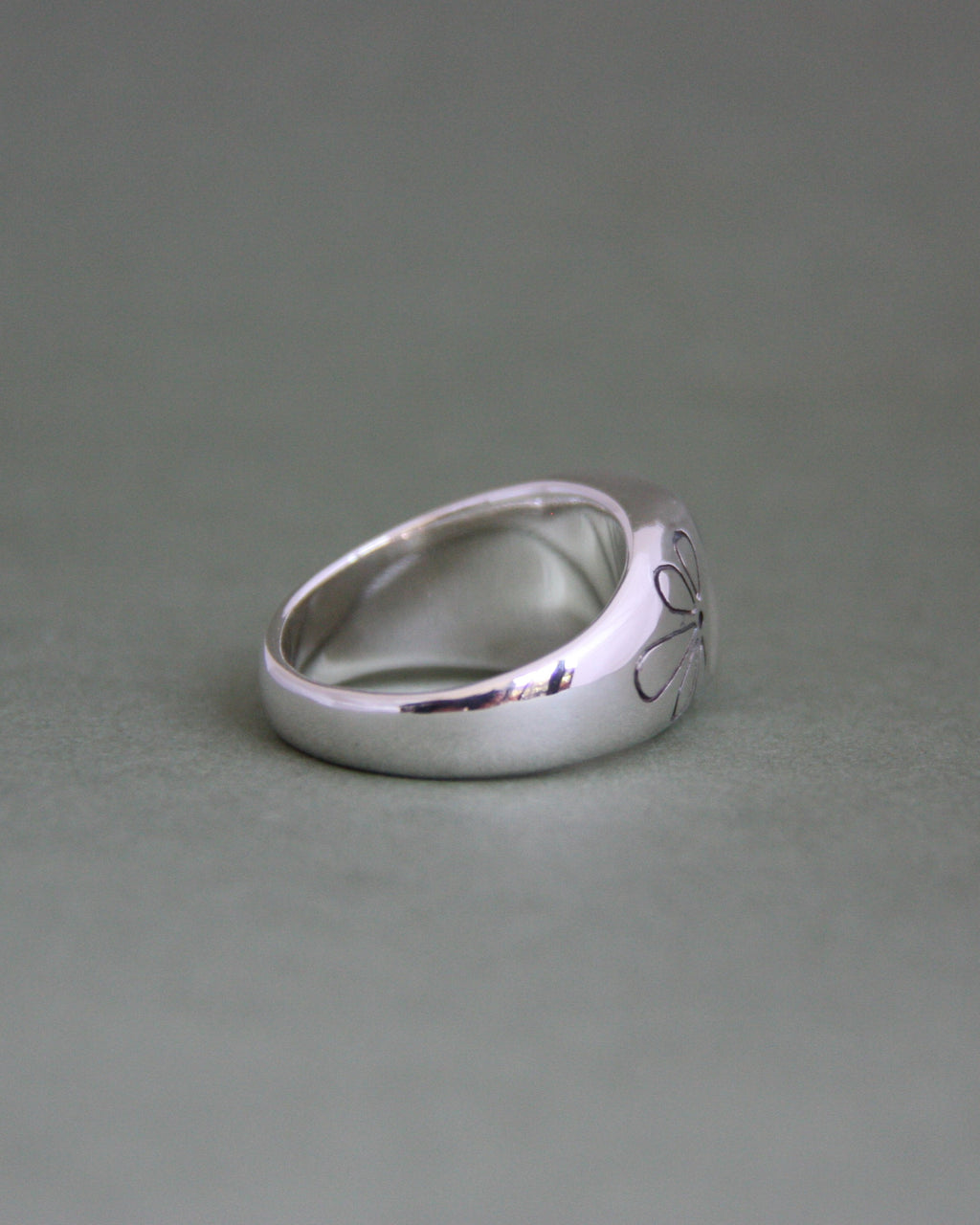 Bloom Ring Kyanite U