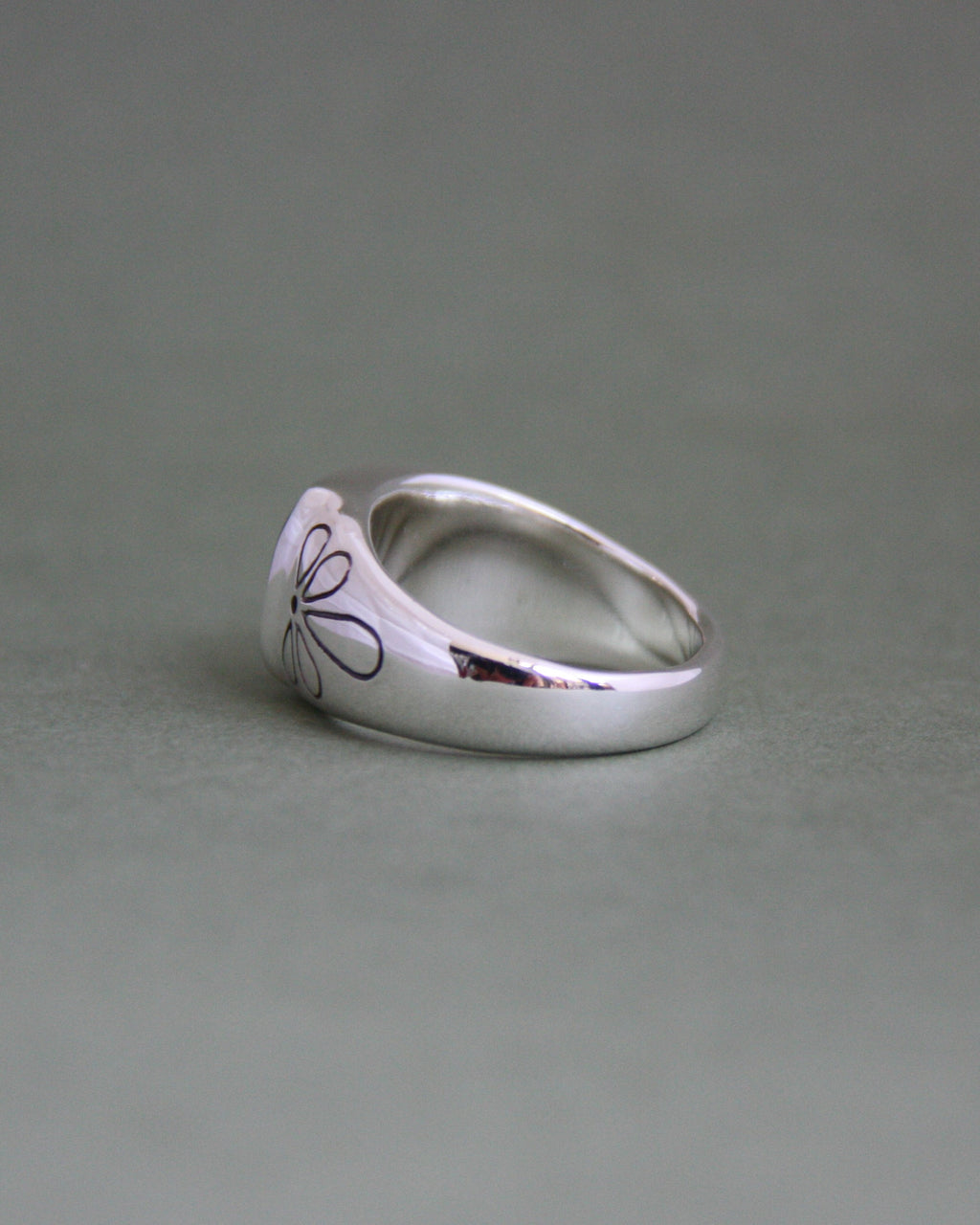 Bloom Ring Kyanite U