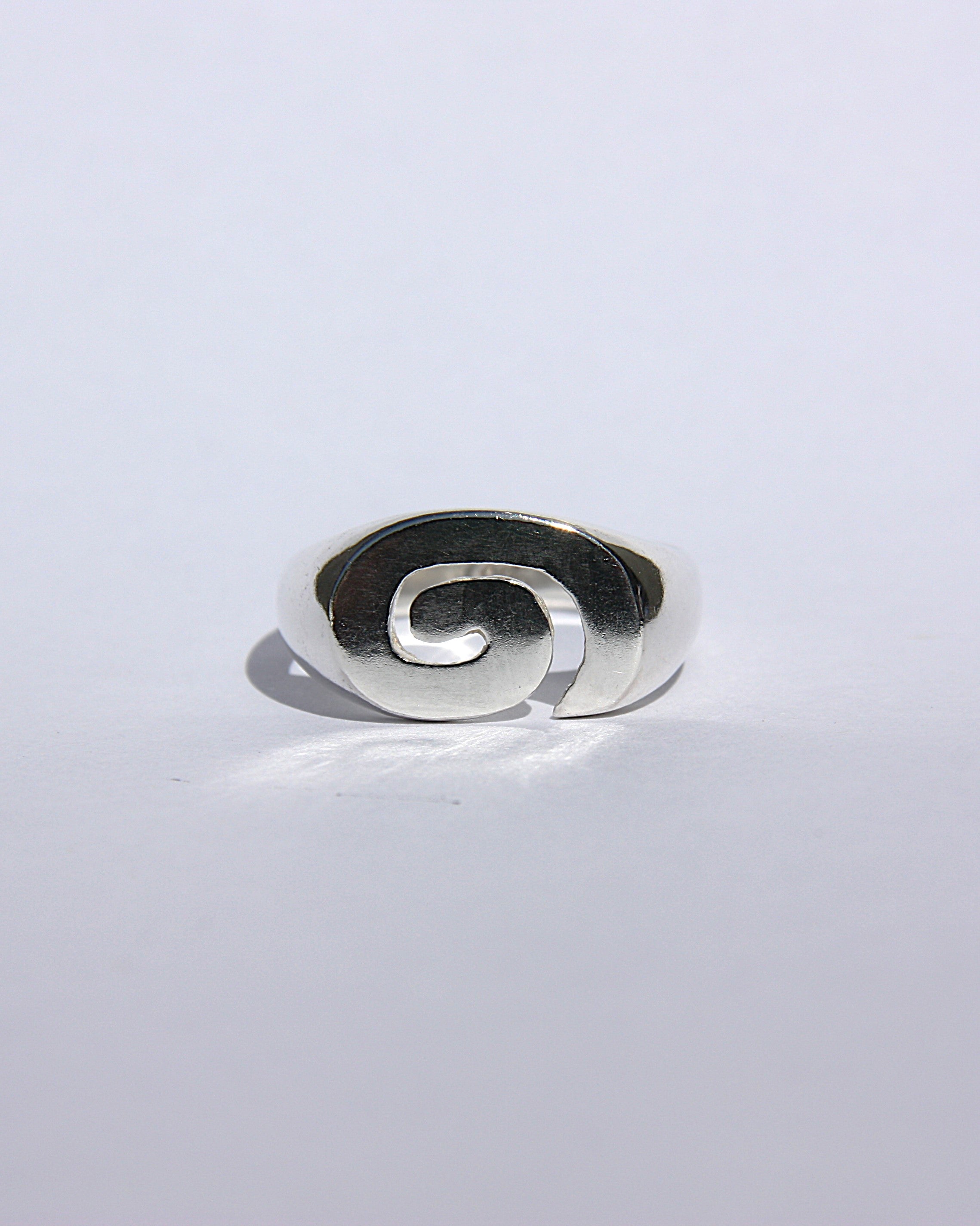 Spiral Signet Ring T
