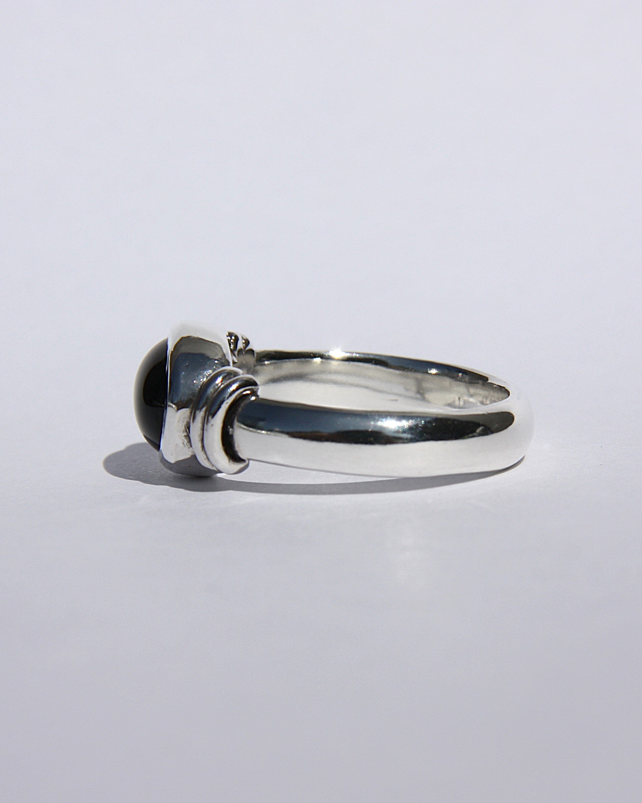 Violet Ring Black Onyx T 1/2