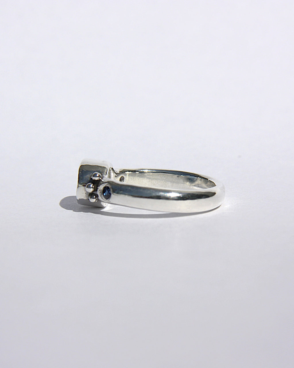 Dainty Blue Ring I 1/2