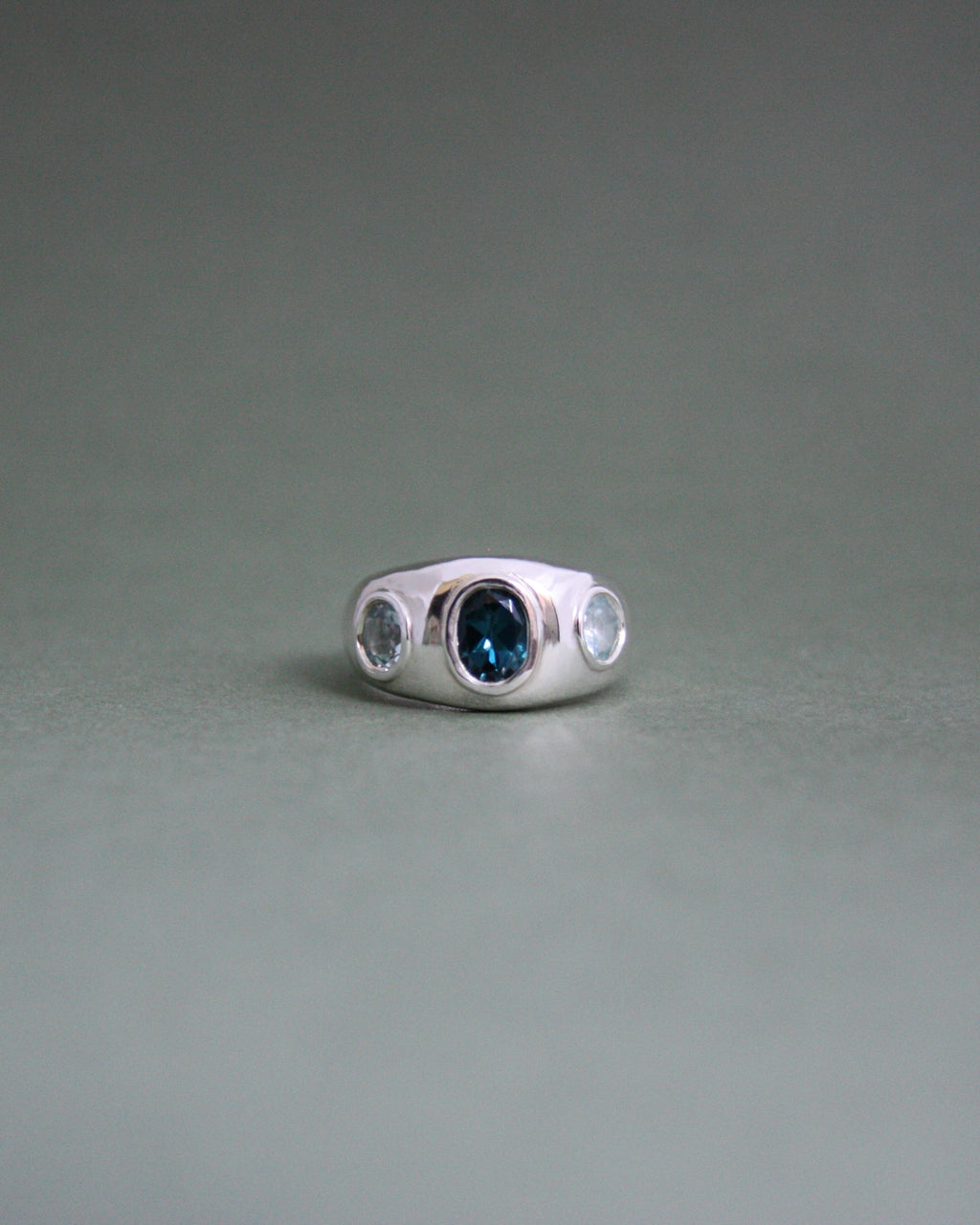 Light, Dark, Light Ring S