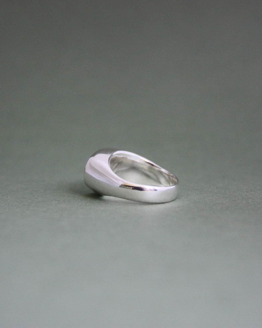 Oval Abalone Signet Q