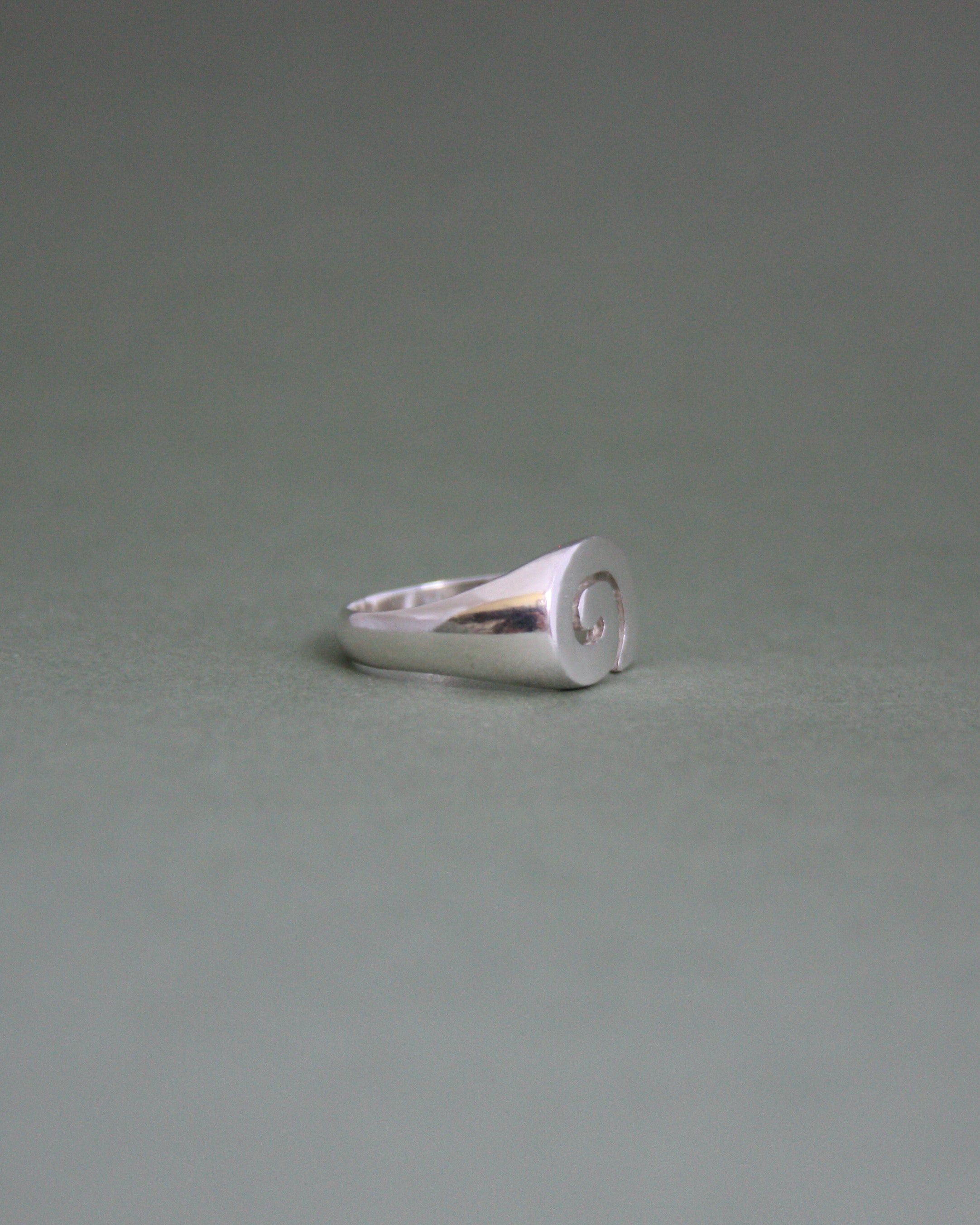 Spiral Signet P