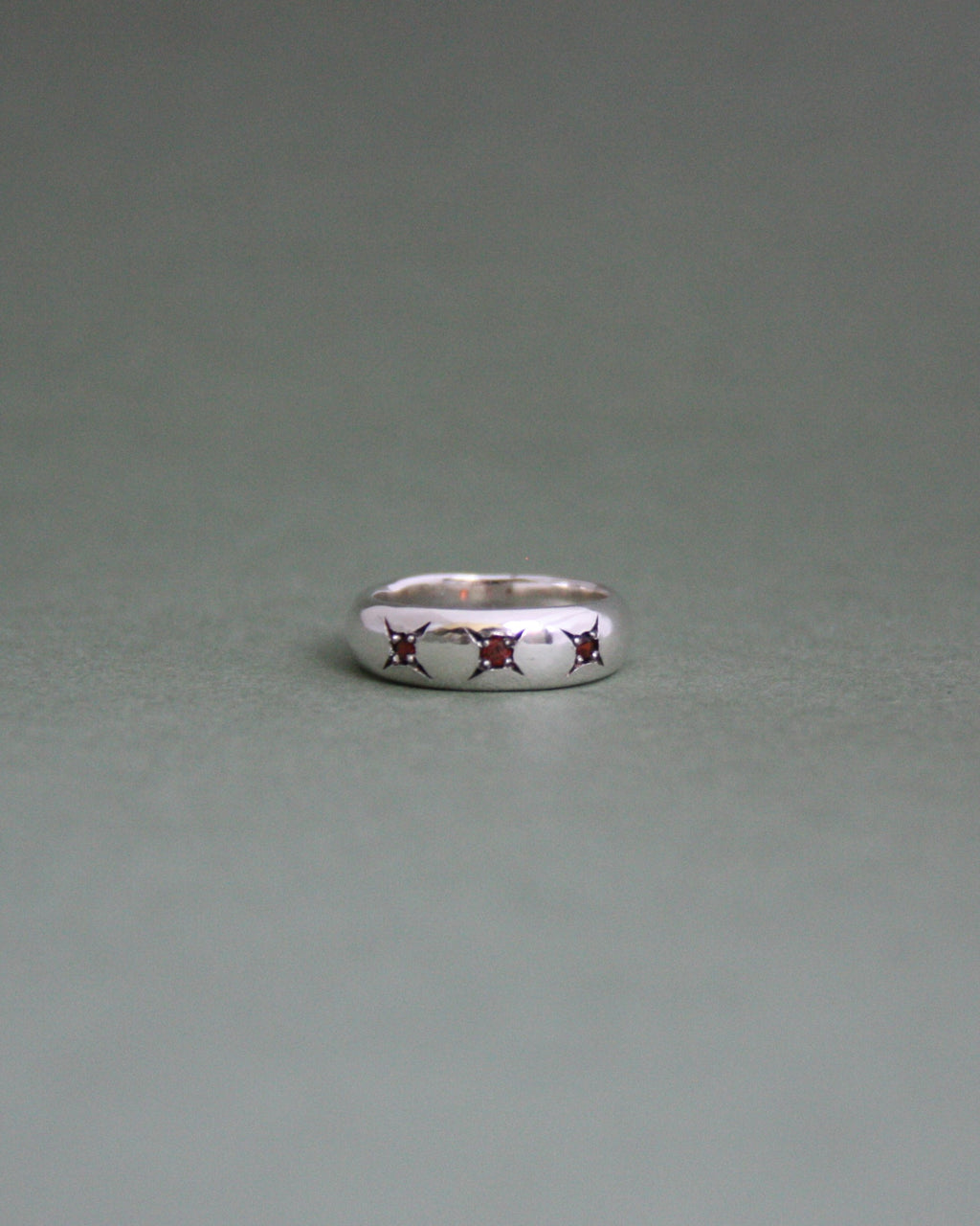 Star Set Garnets Ring H 1/2