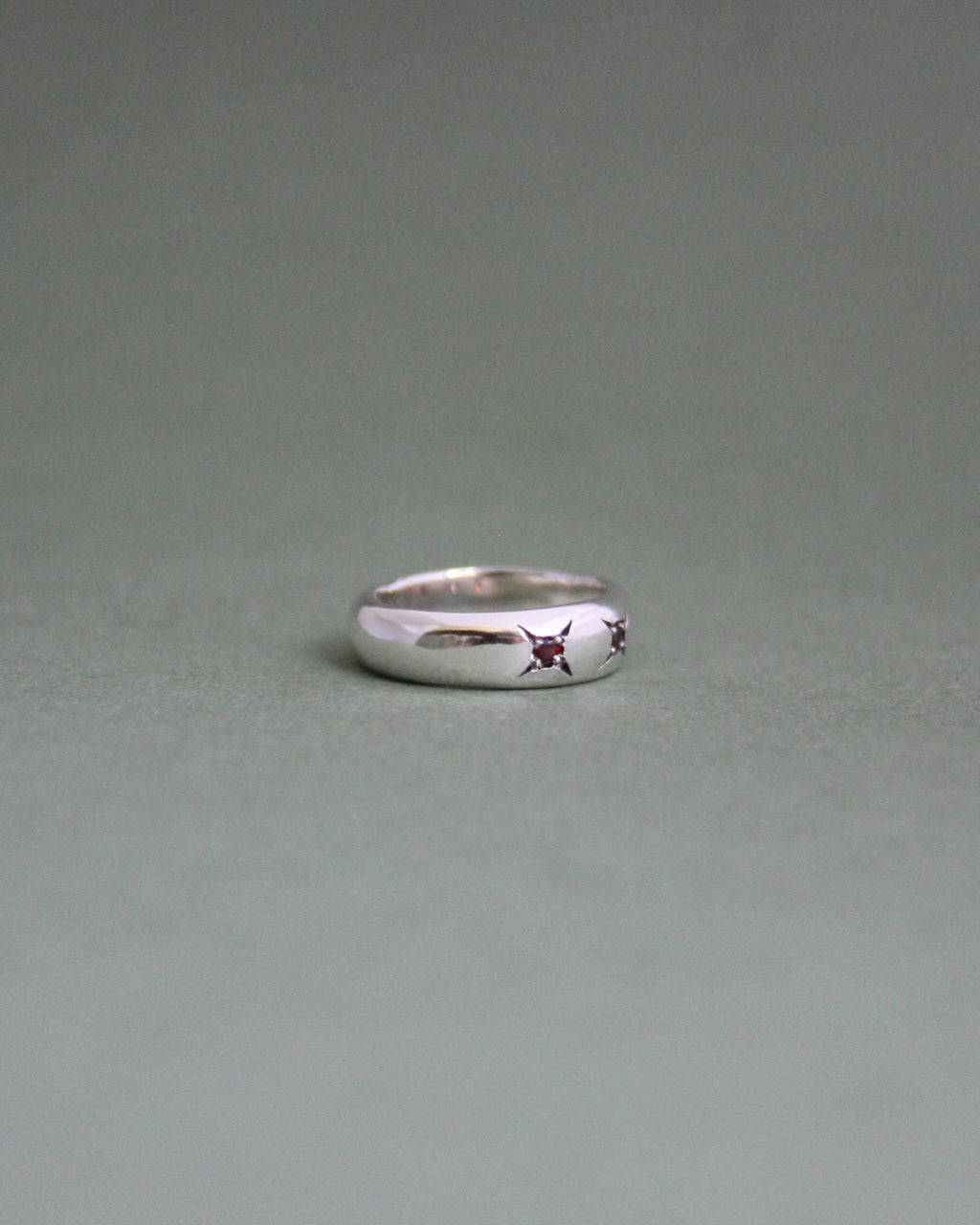 Star Set Garnets Ring H 1/2