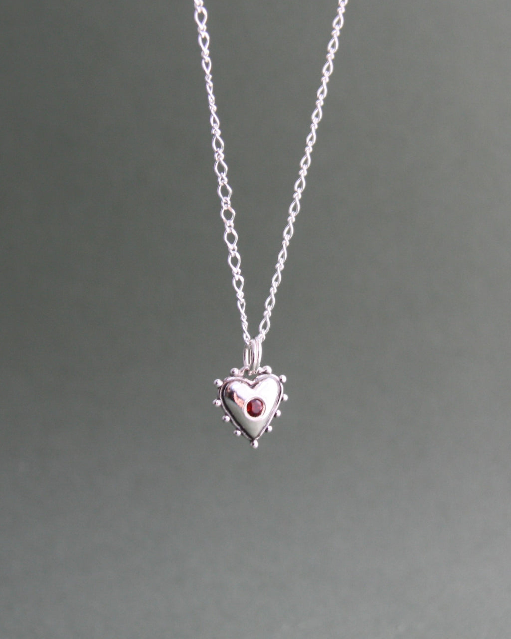 'Anya Necklace Flush Set Garnet