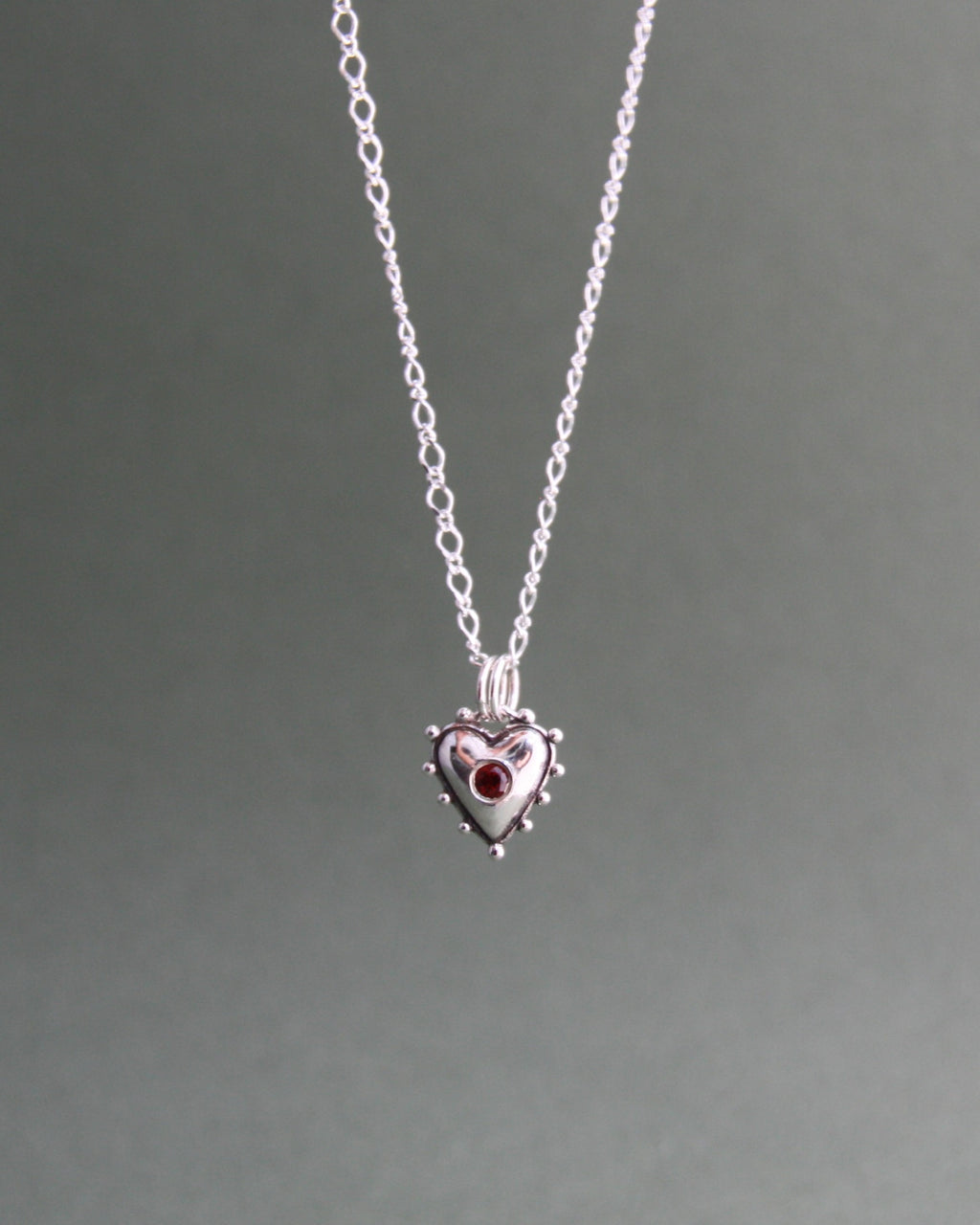 'Anya Necklace Flush Set Garnet
