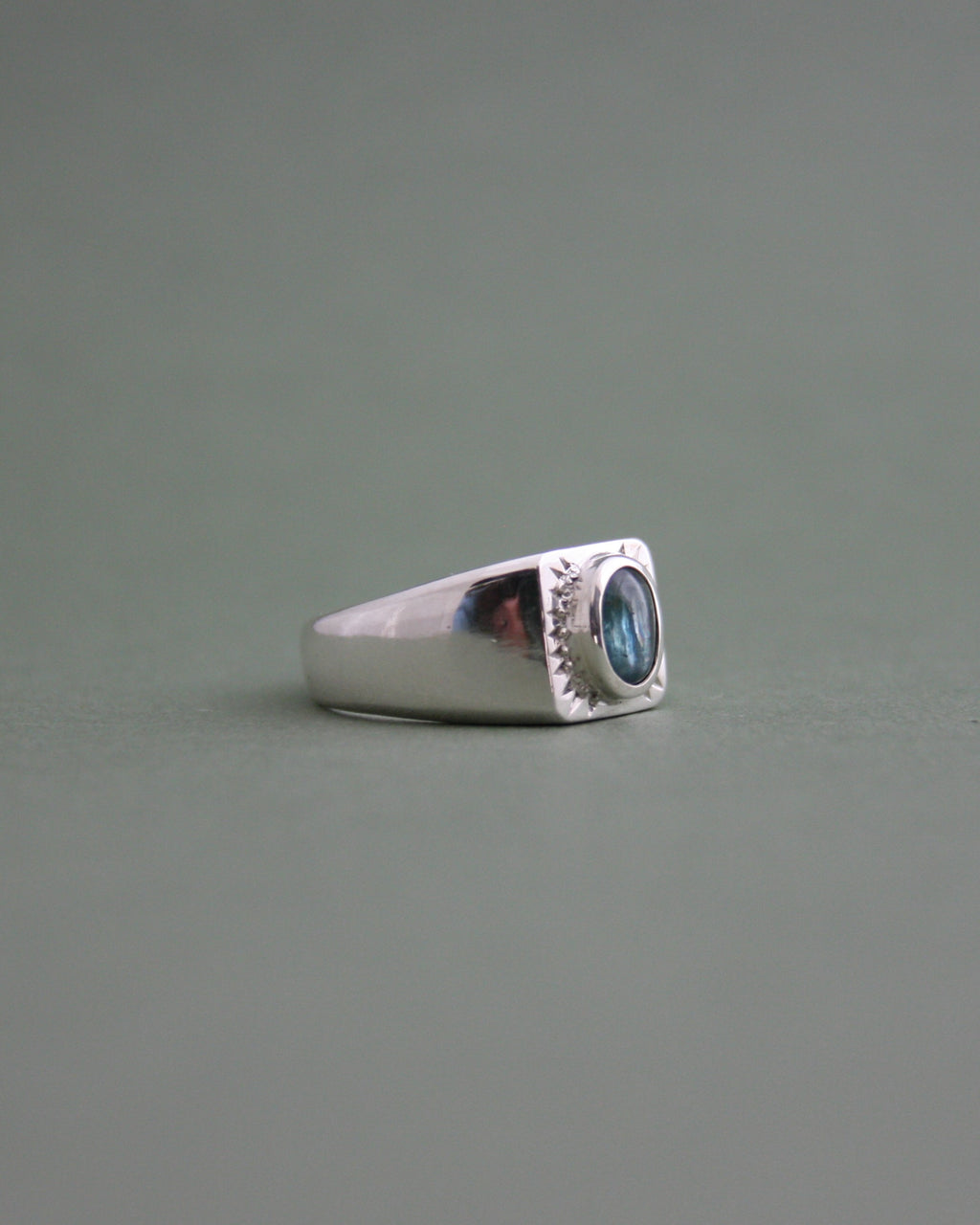 Kyanite Celestial Ring P 1/2